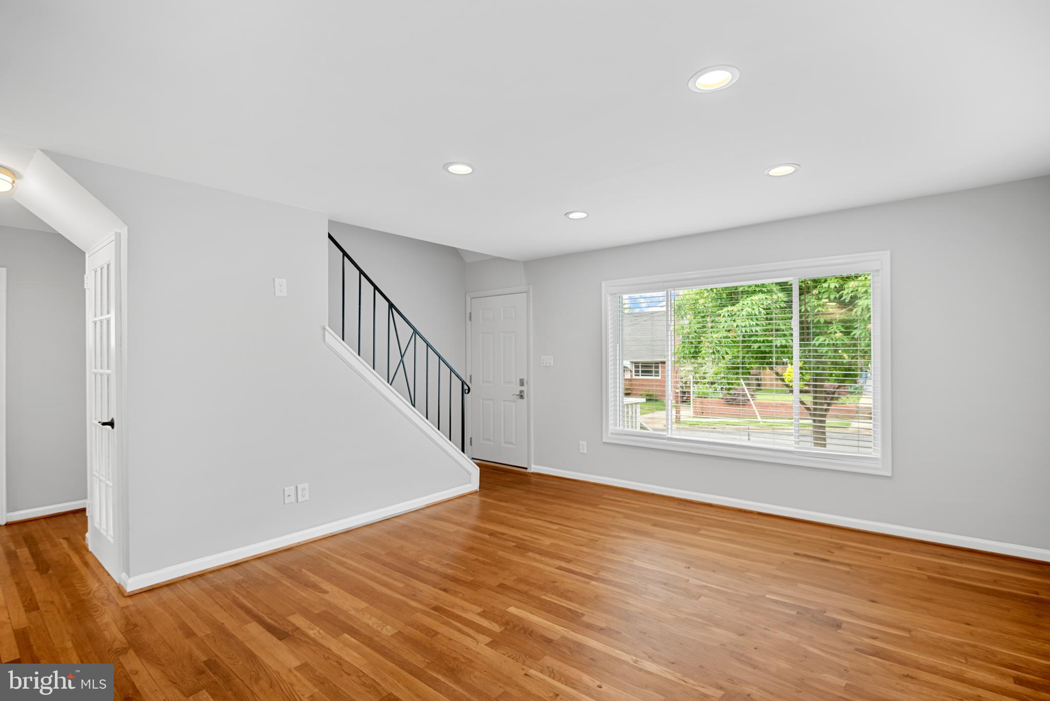 DALECREST - Residential Lease