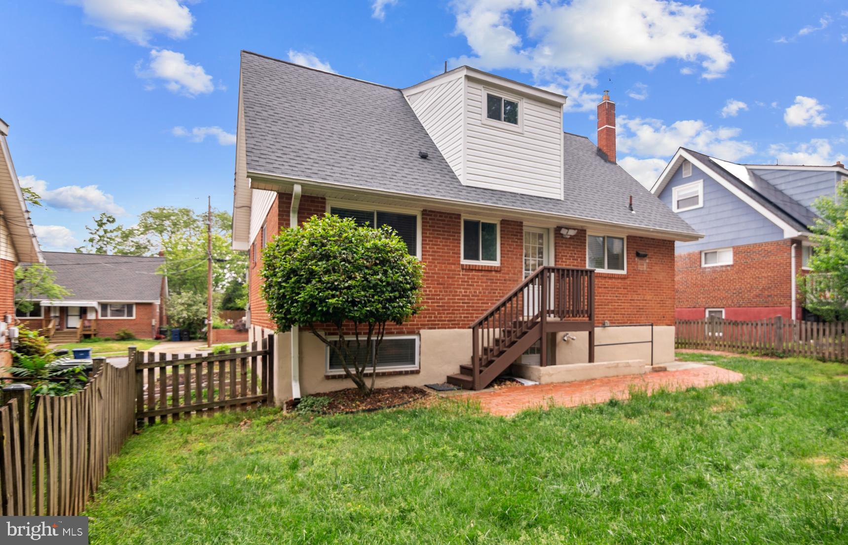 DALECREST - Residential Lease