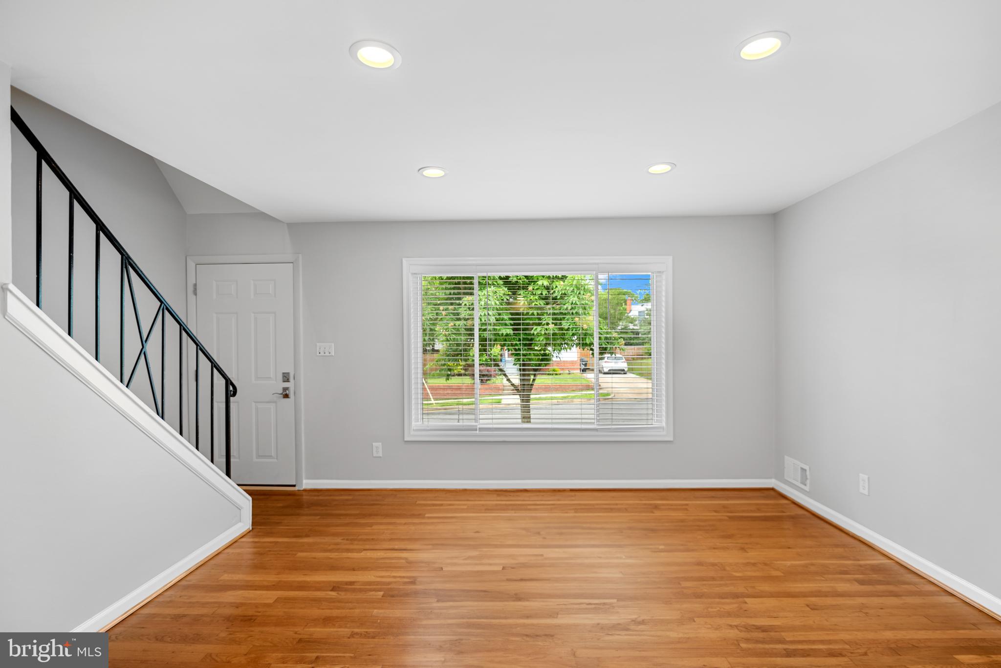 DALECREST - Residential Lease