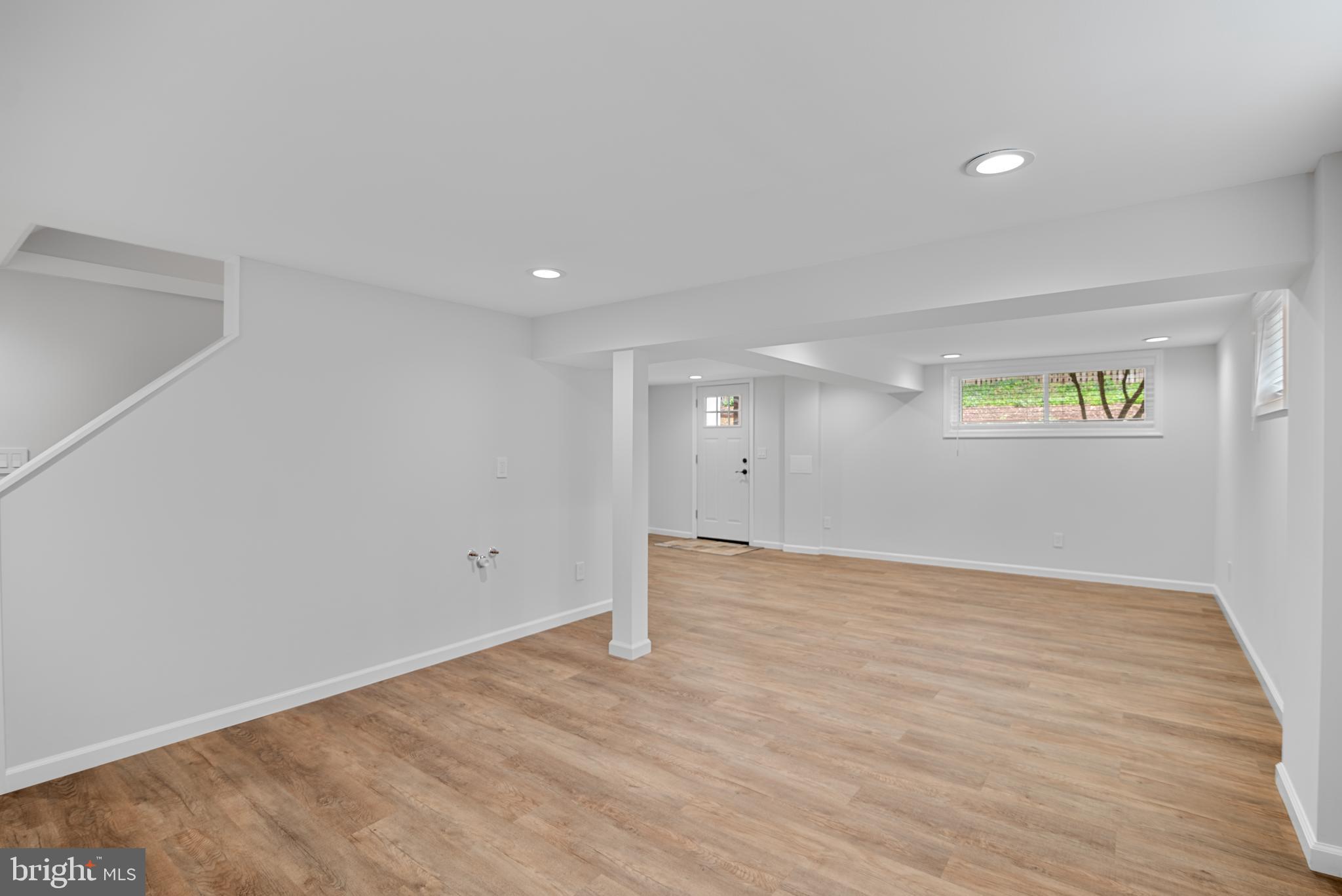 DALECREST - Residential Lease