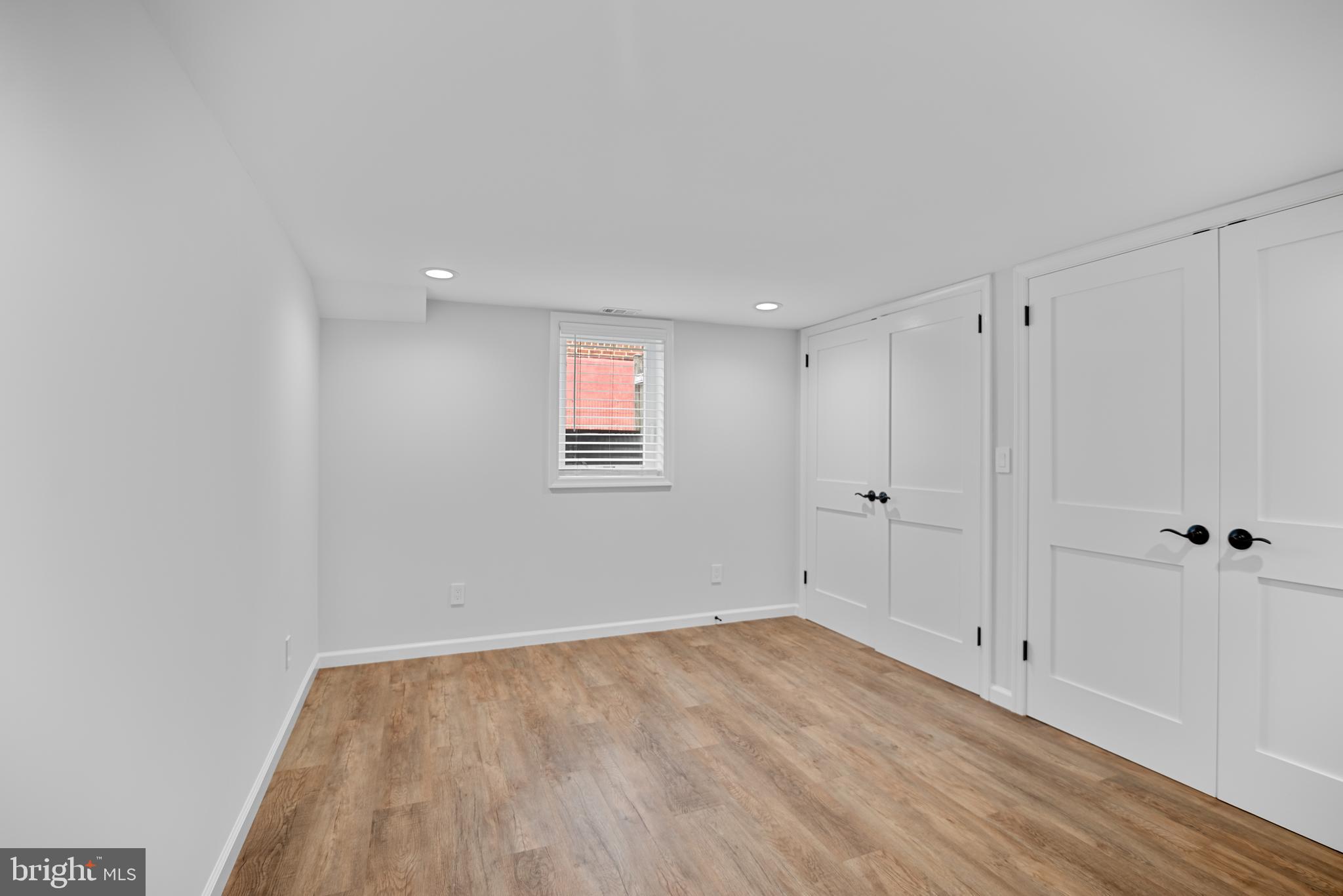 DALECREST - Residential Lease