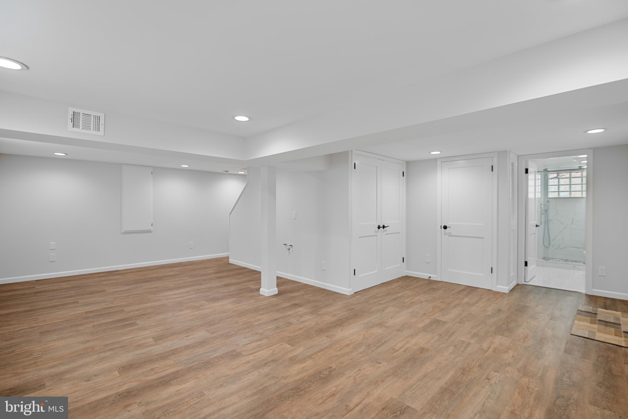 DALECREST - Residential Lease