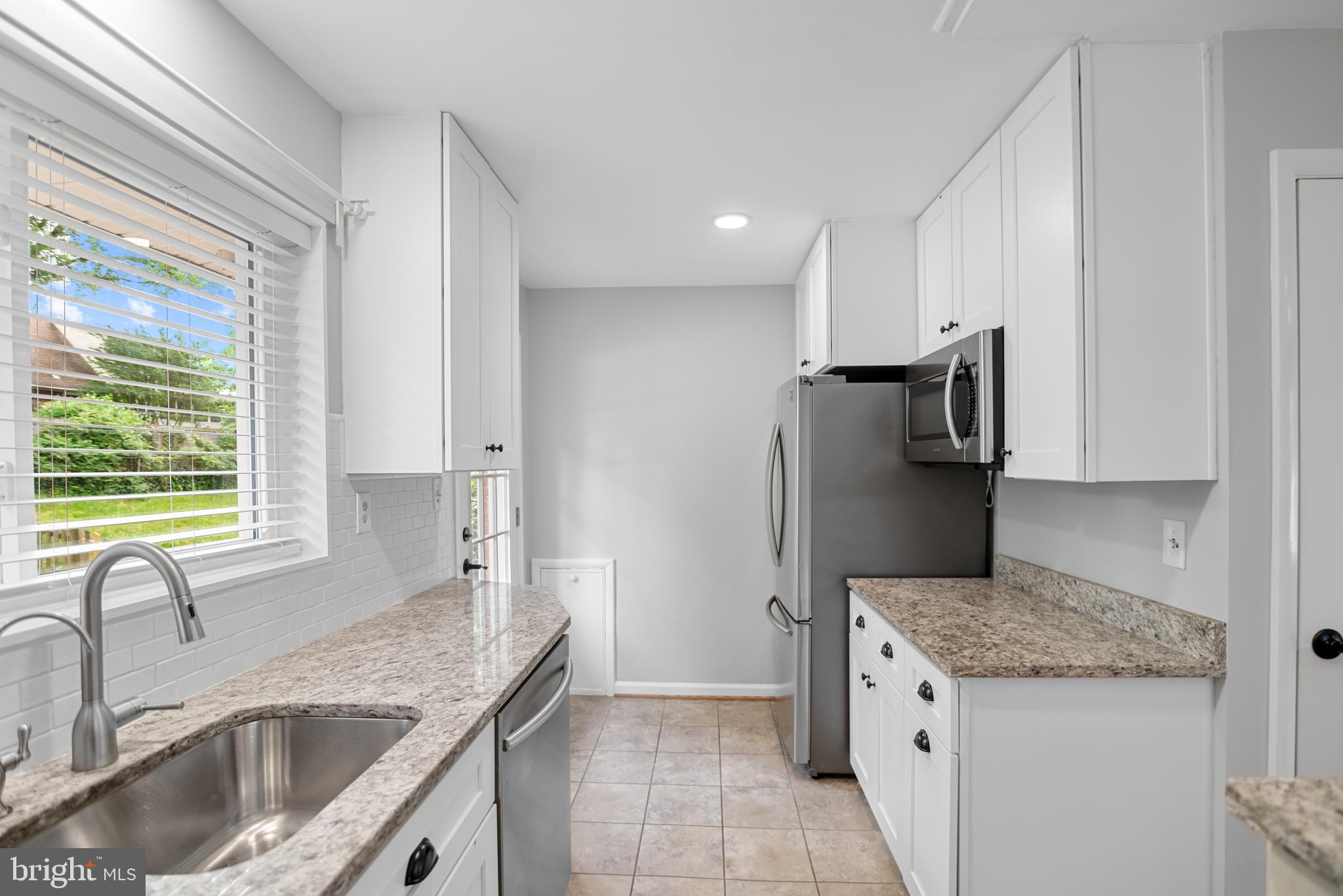 DALECREST - Residential Lease