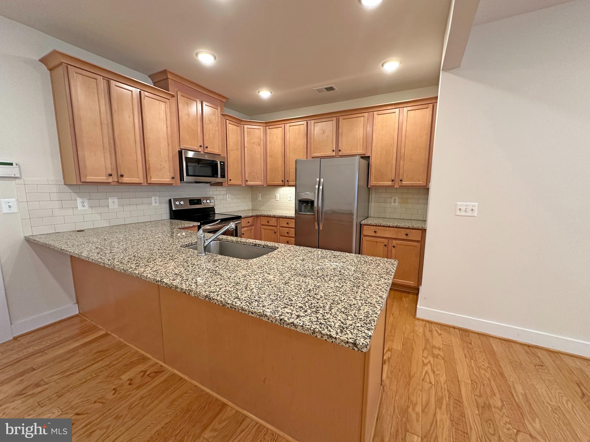 44766 TIVERTON SQUARE
