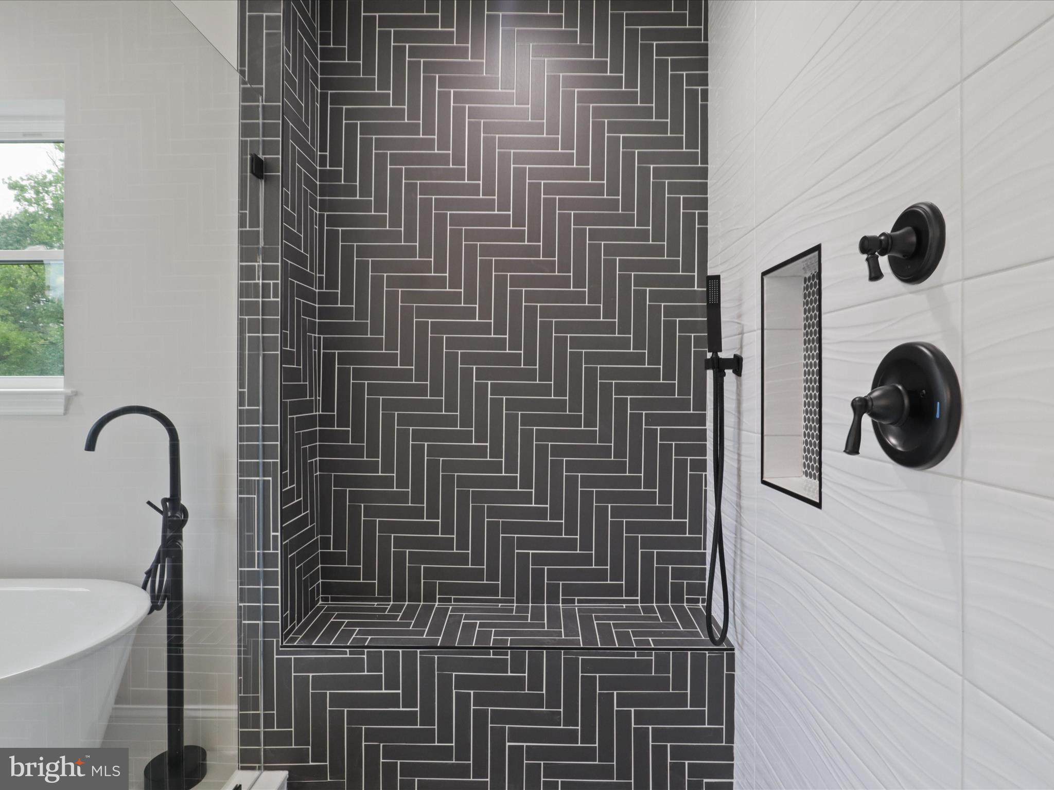 ALEXANDRA ESTATES - Residential