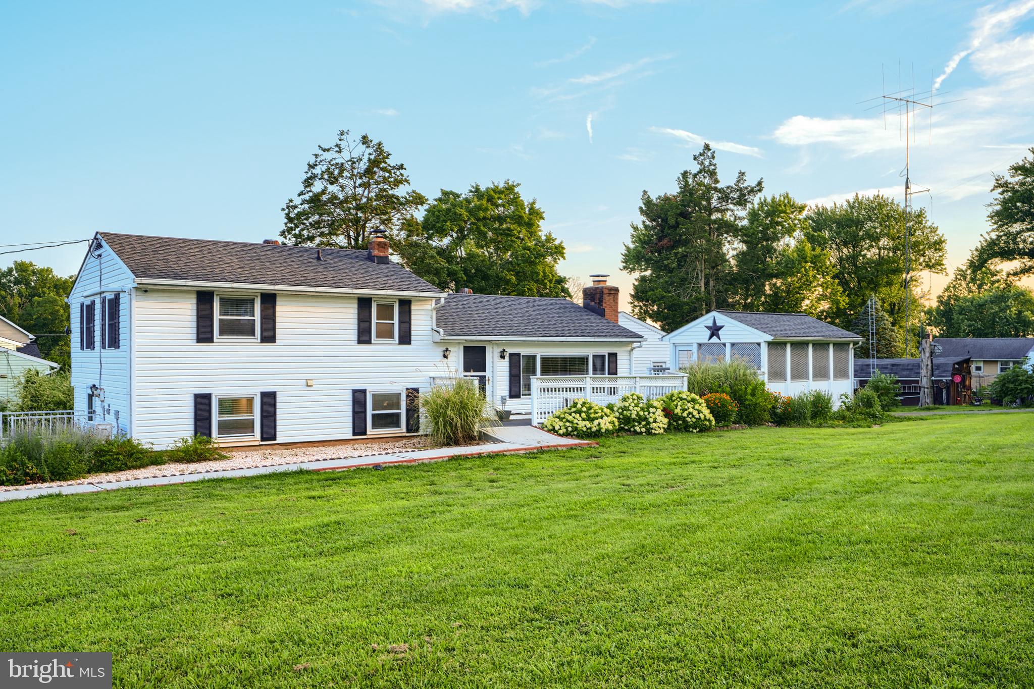 2900 SILVER SPRUCE LANE