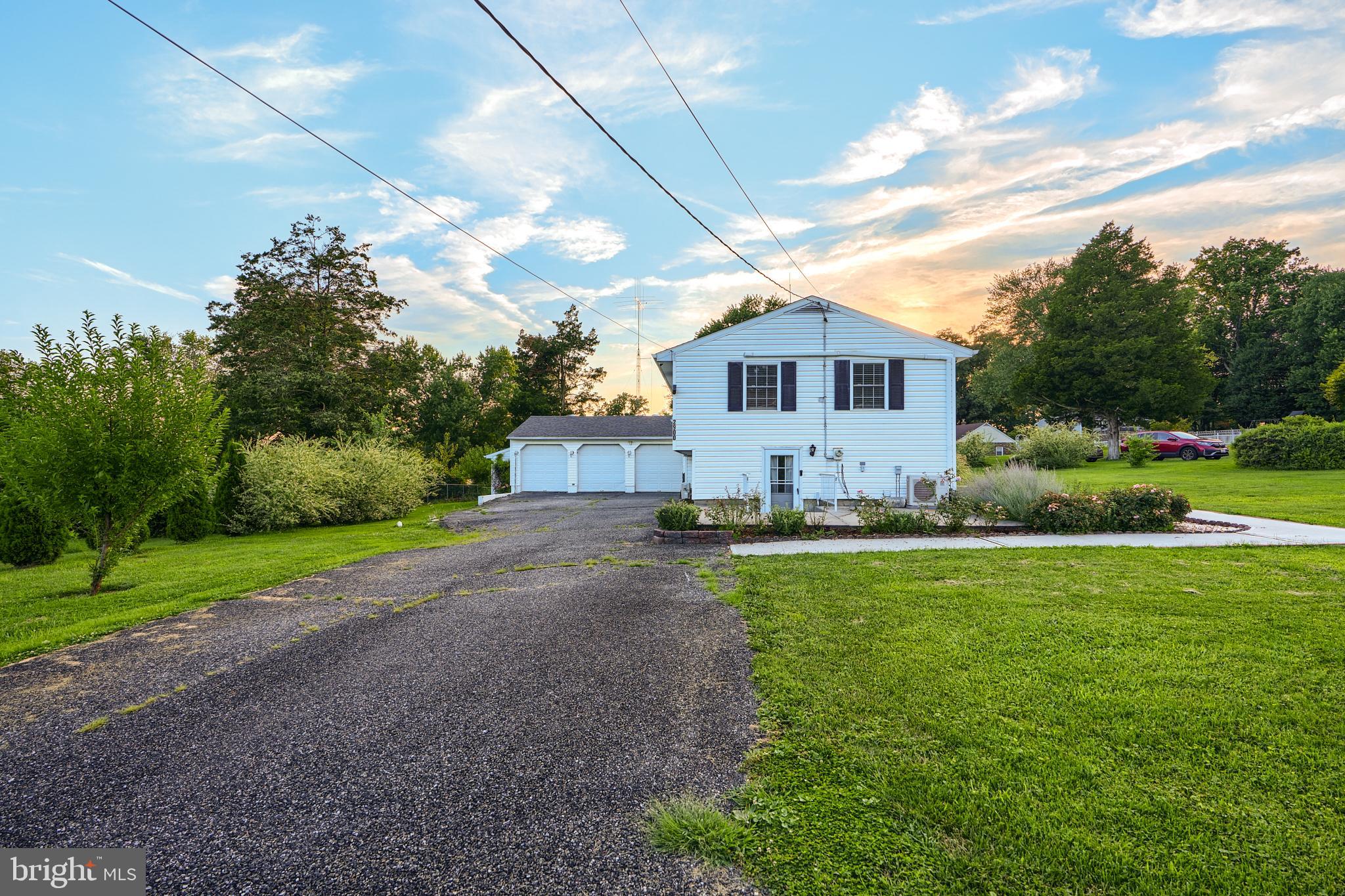 2900 SILVER SPRUCE LANE