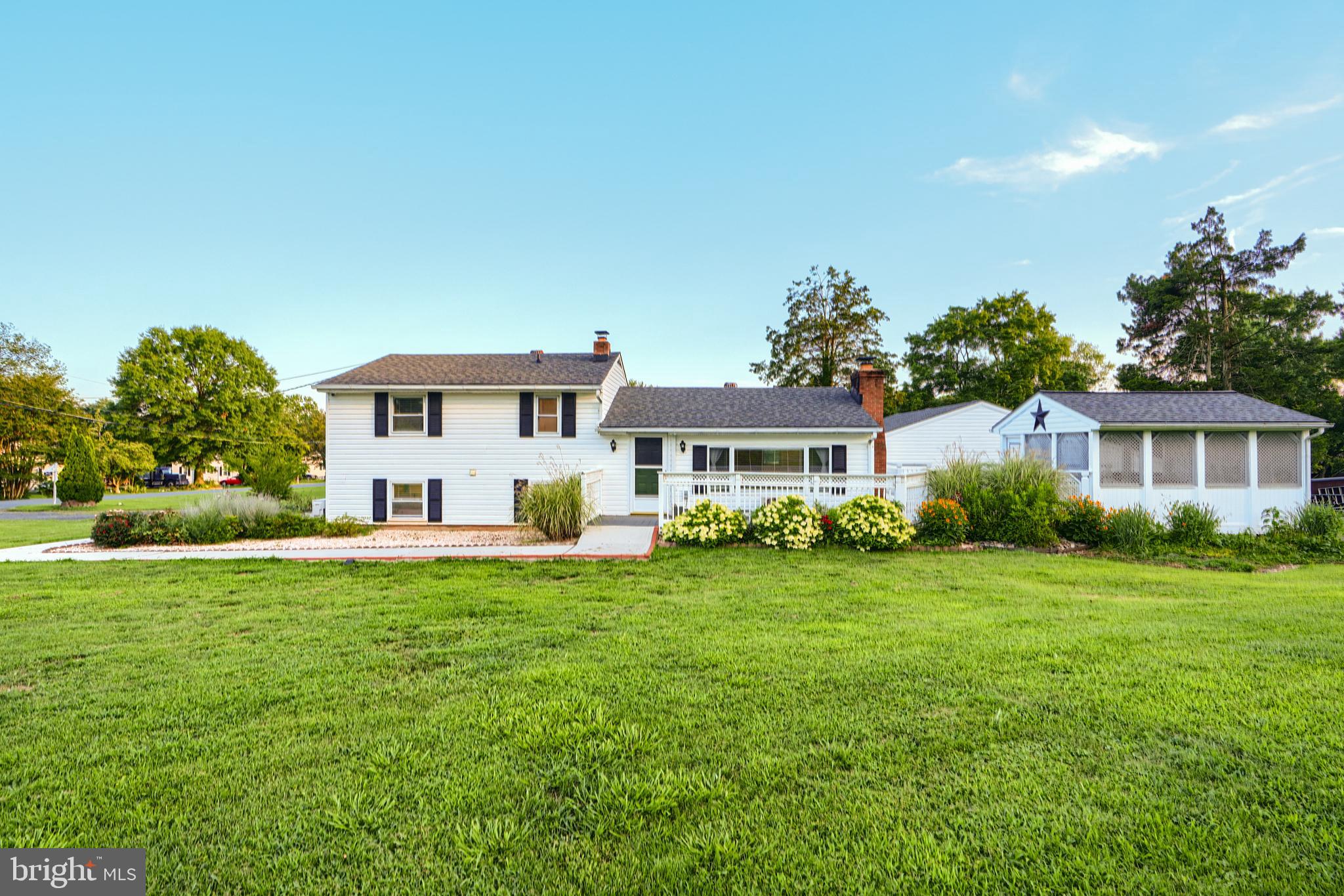 2900 SILVER SPRUCE LANE