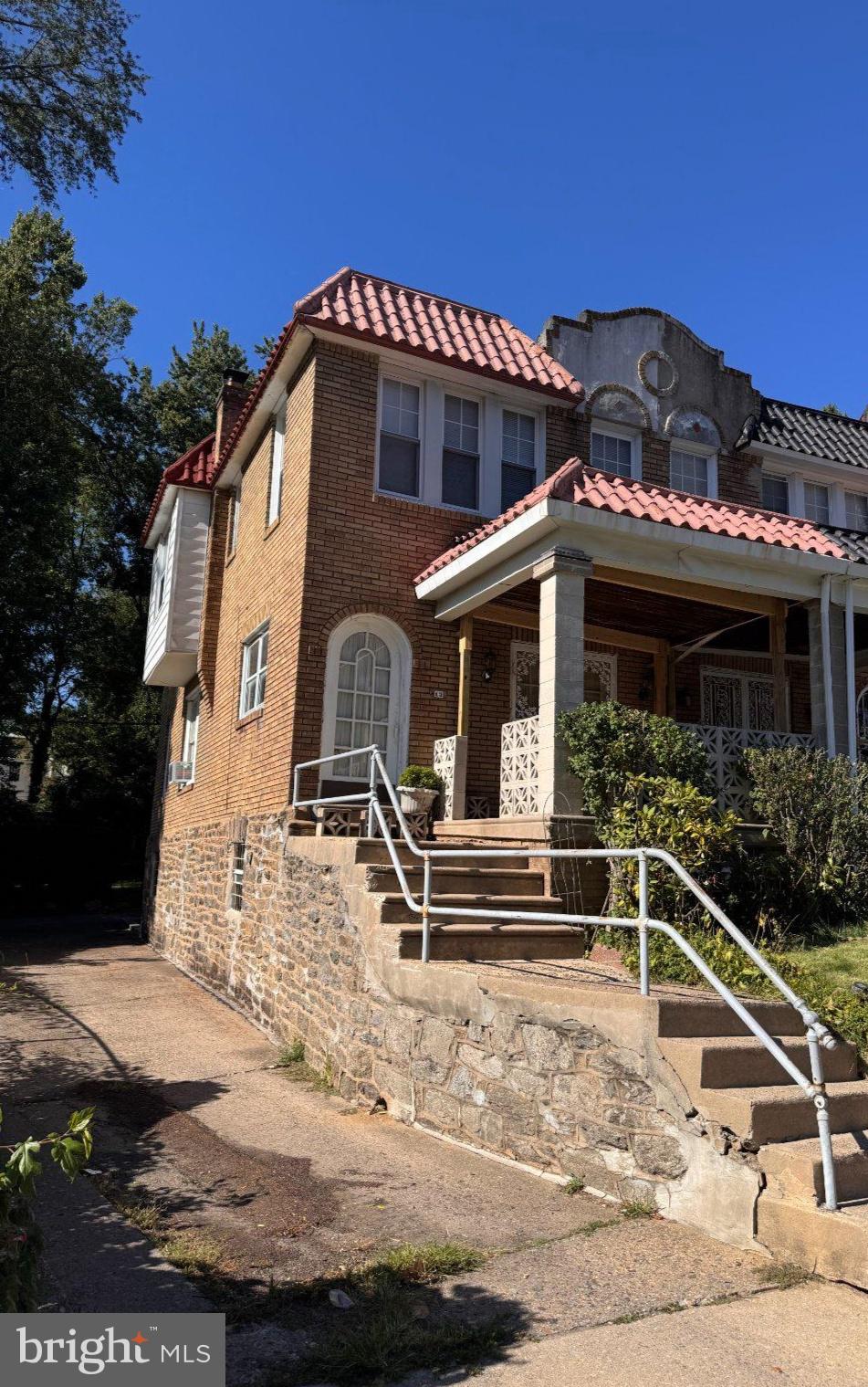 131 W SEDGWICK STREET