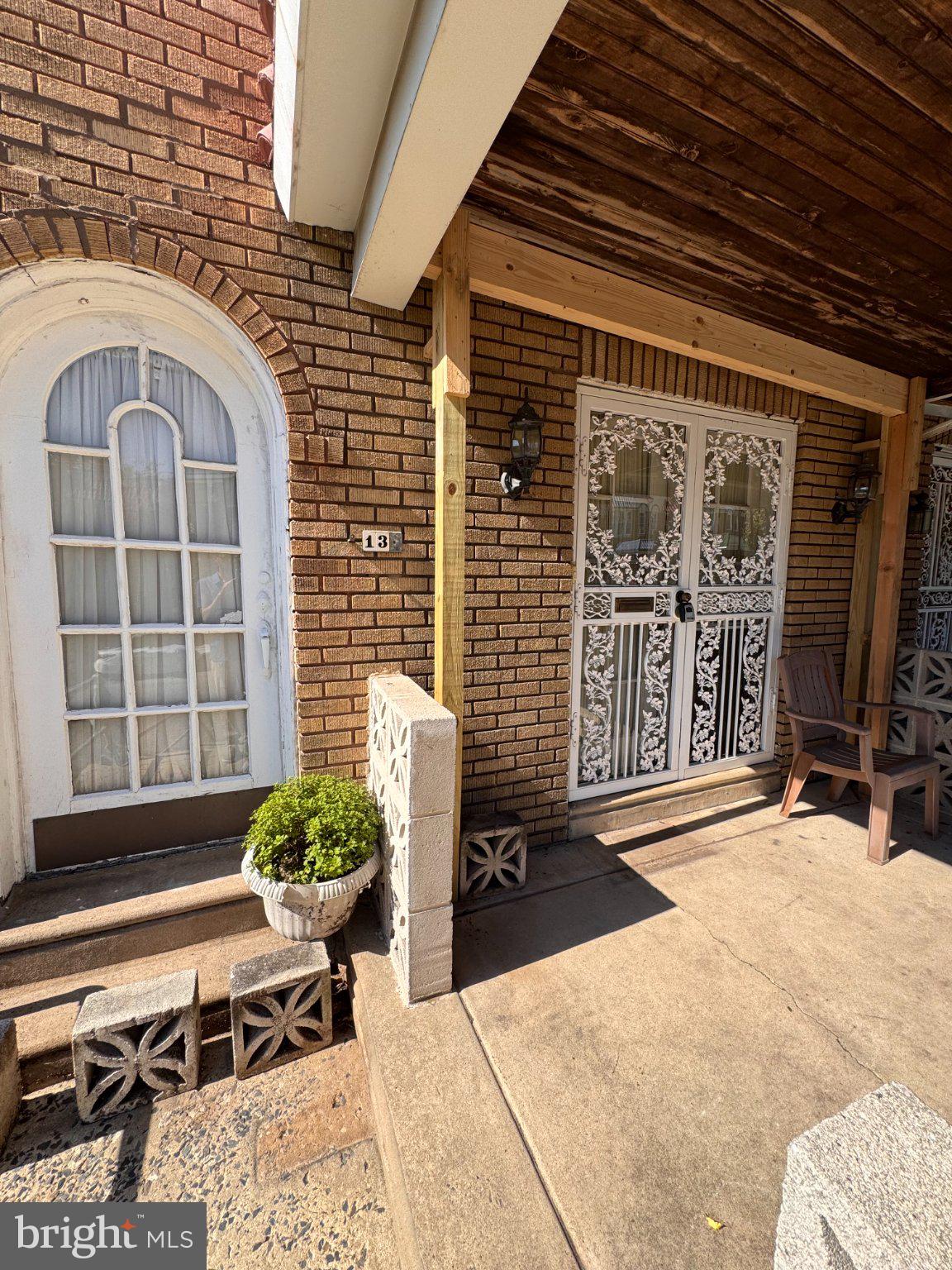 131 W SEDGWICK STREET