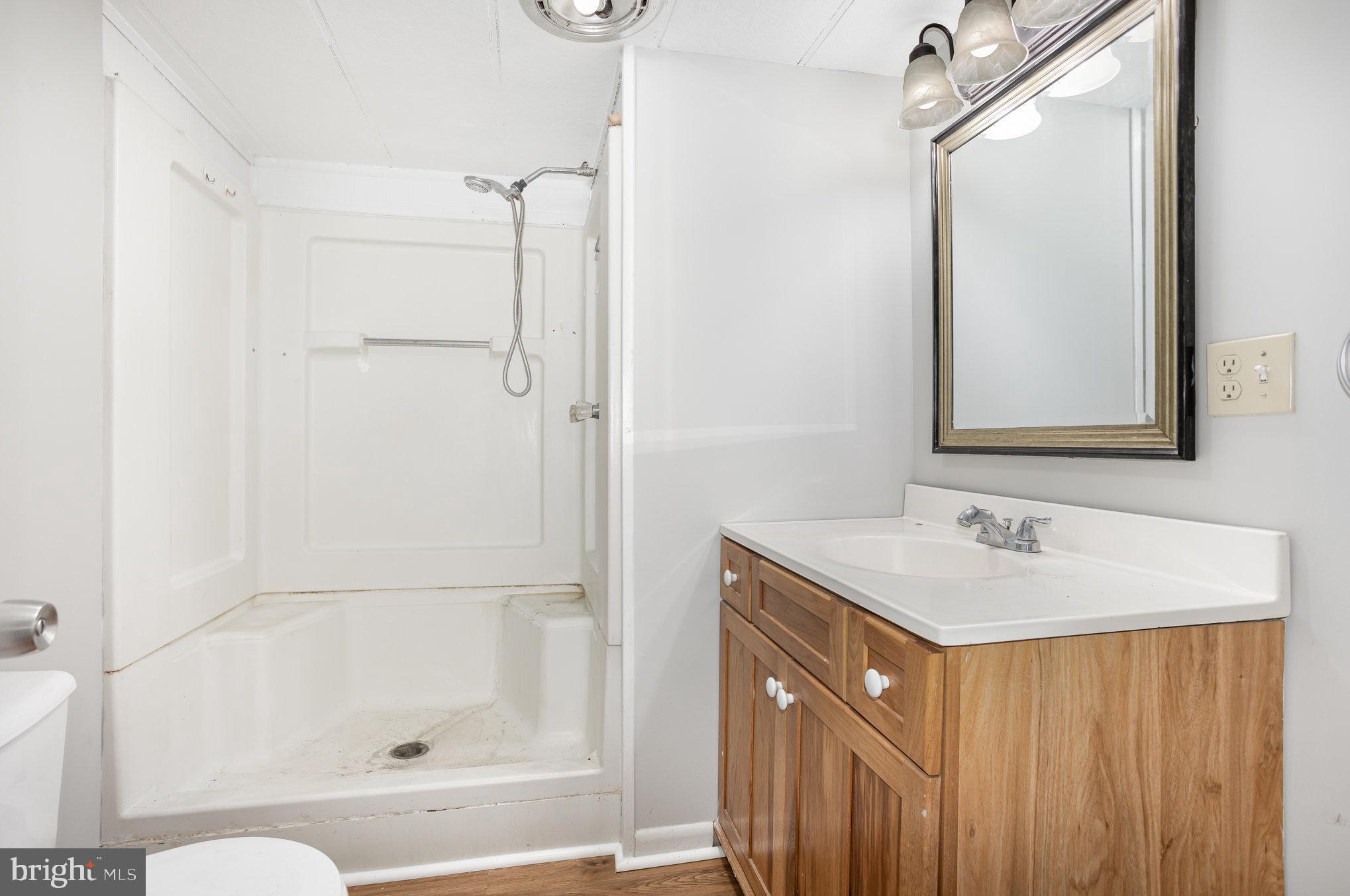 40 MEADOWBROOK COURT