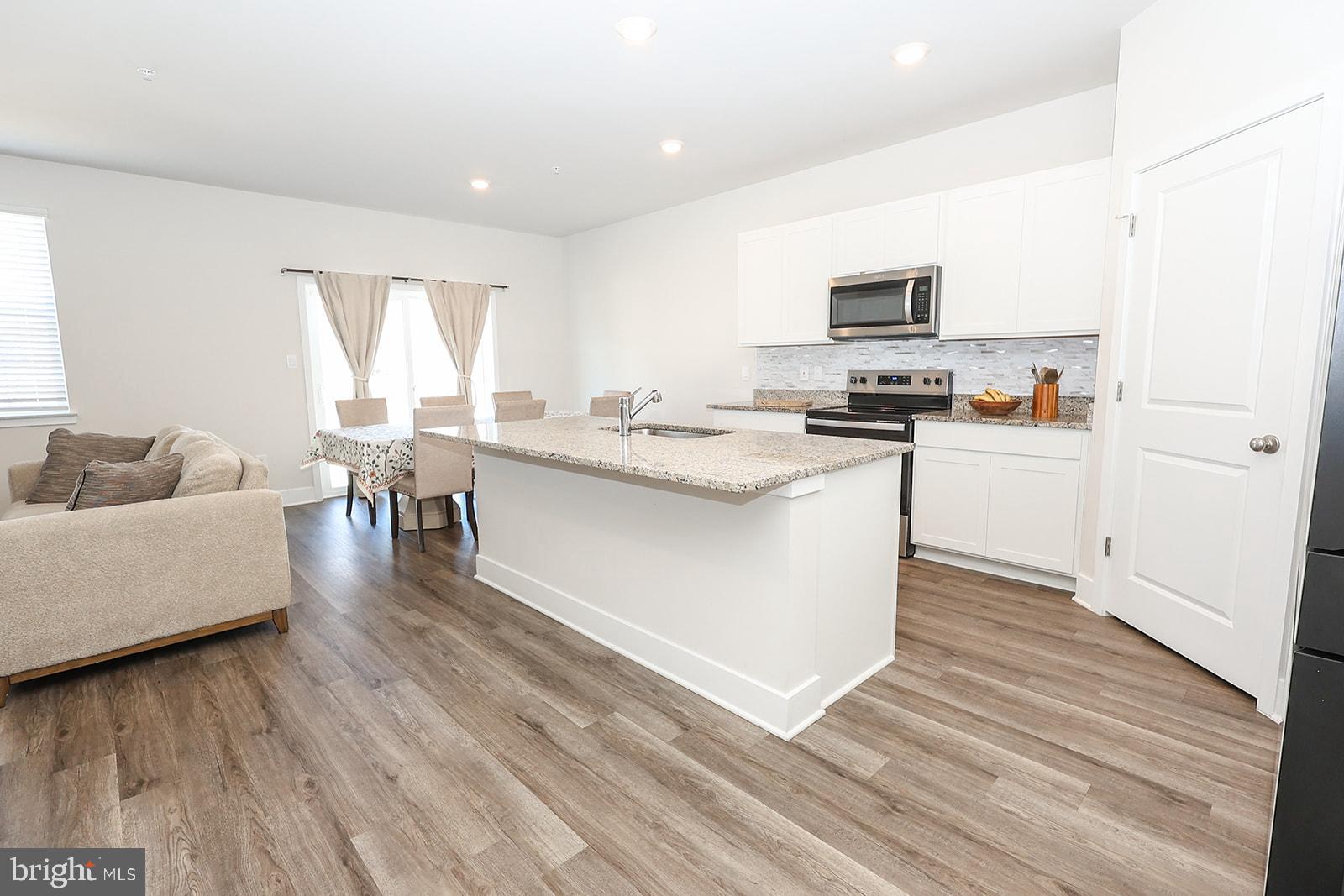 PEMBROOKE - Residential