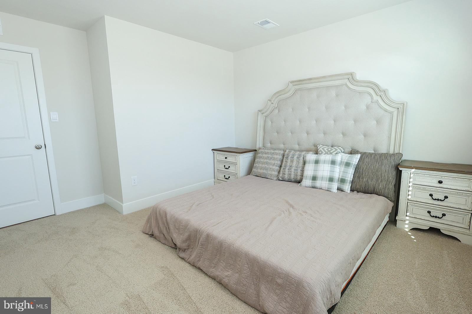 PEMBROOKE - Residential