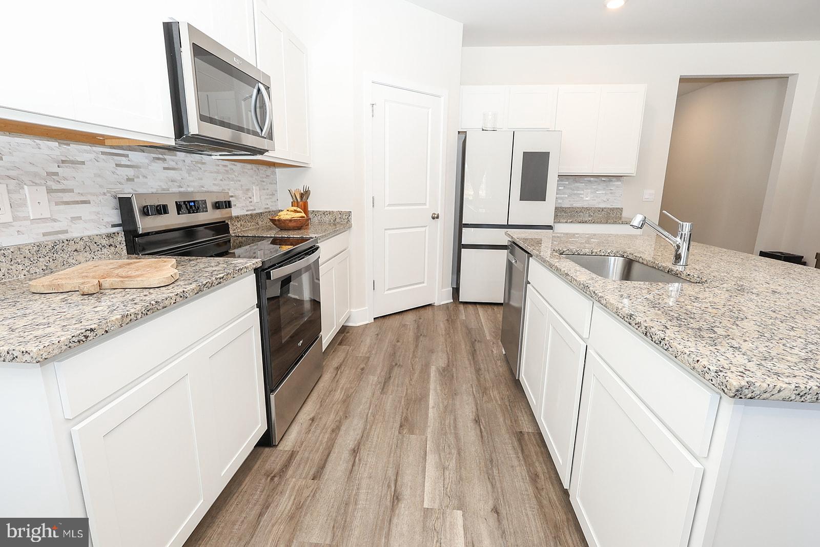 PEMBROOKE - Residential