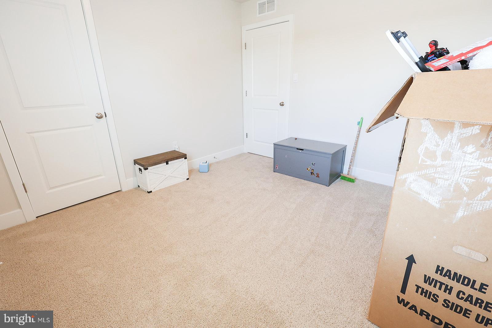 PEMBROOKE - Residential