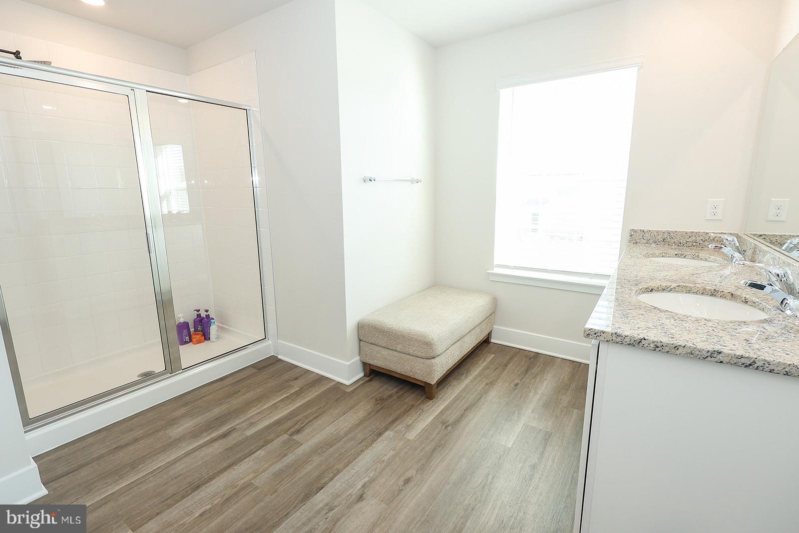 PEMBROOKE - Residential