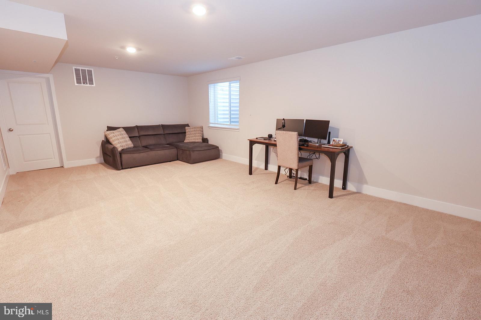 PEMBROOKE - Residential