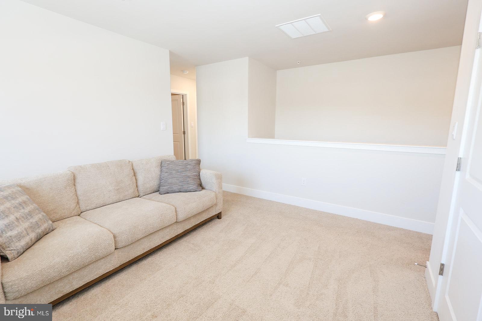 PEMBROOKE - Residential