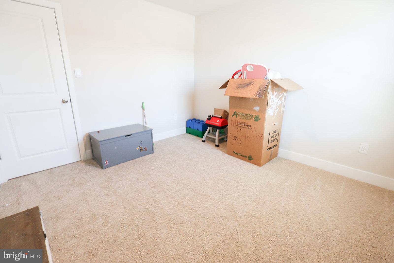 PEMBROOKE - Residential