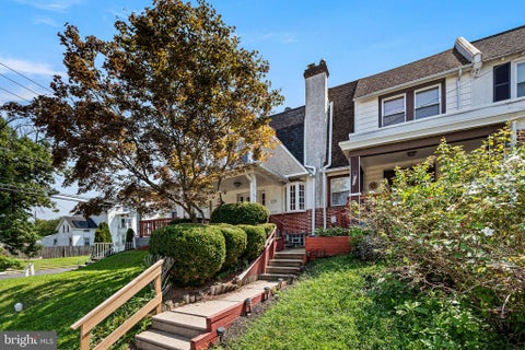 Townhouse For Sale - 208 E Essex Avenue<br/> Delaware County, LANSDOWNE, PA 19050