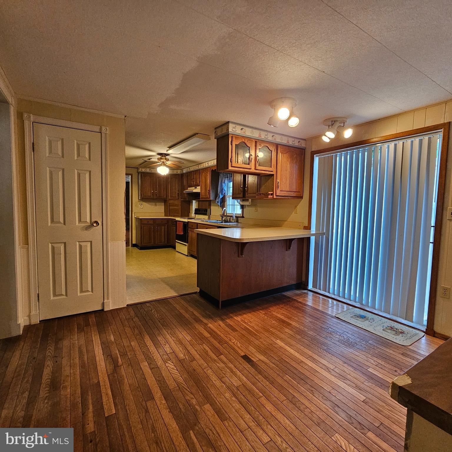 8210 INGLETON CIRCLE