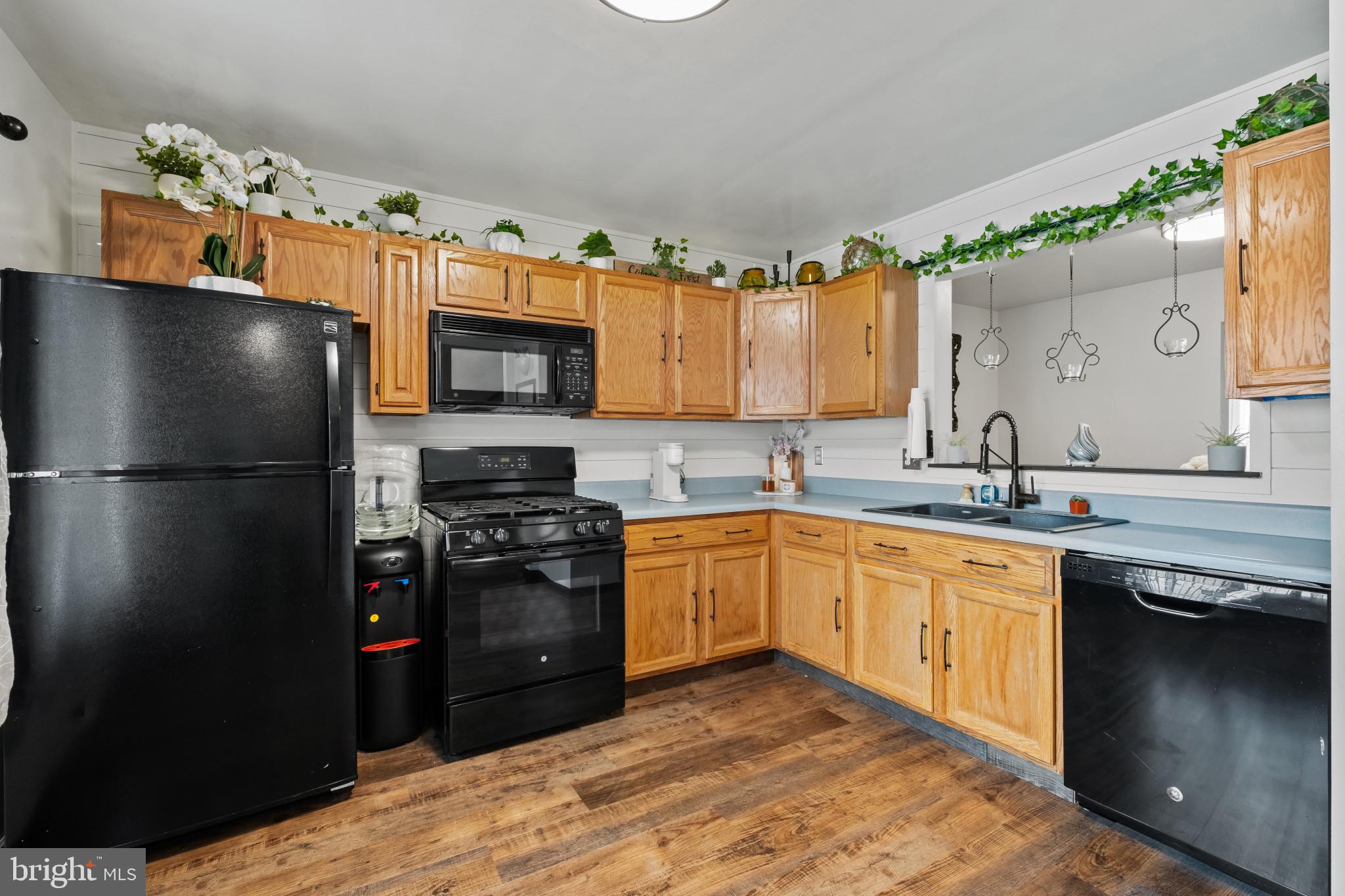 MIDDLETOWN VILLAGE - Residential