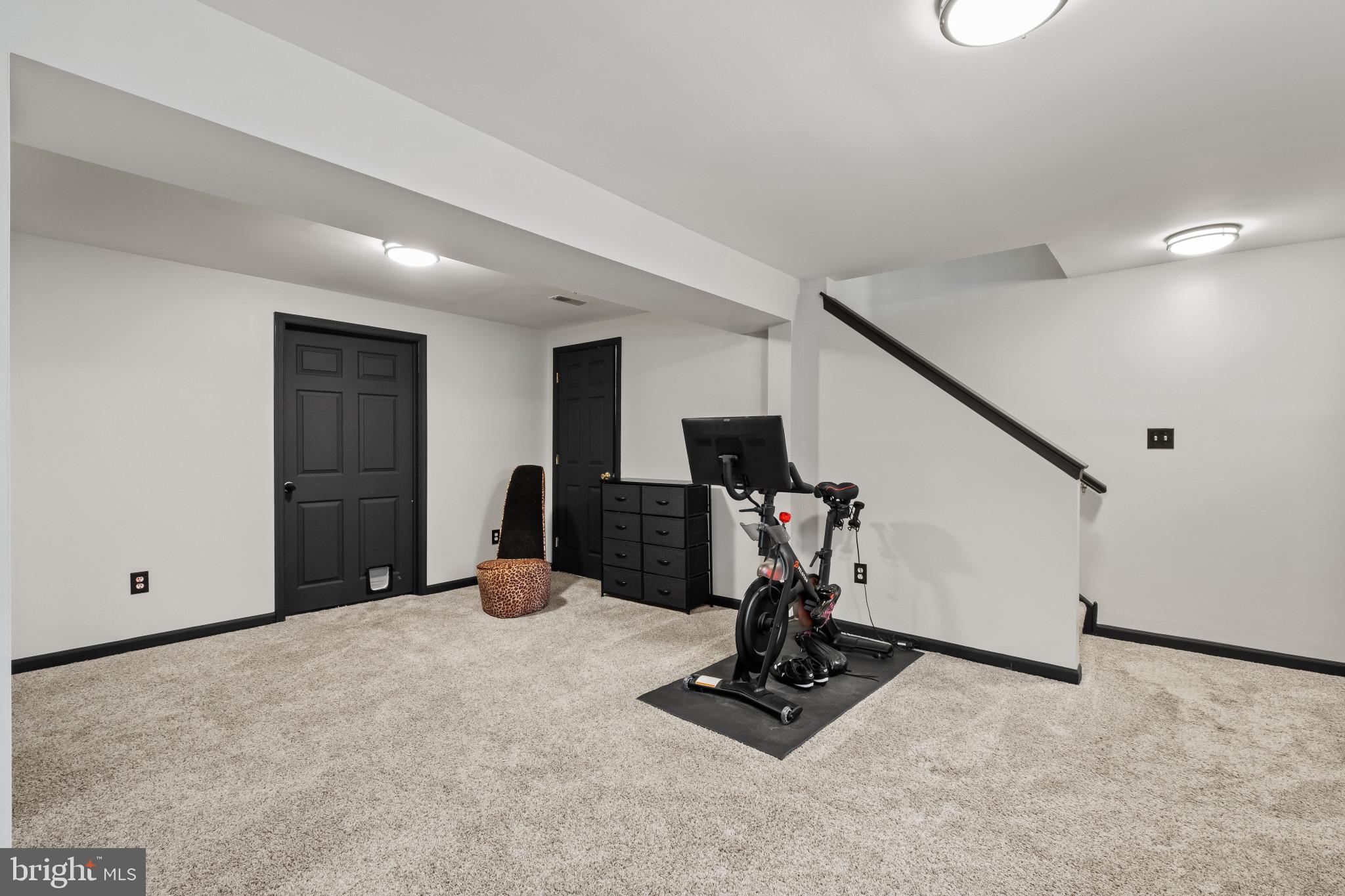 MIDDLETOWN VILLAGE - Residential