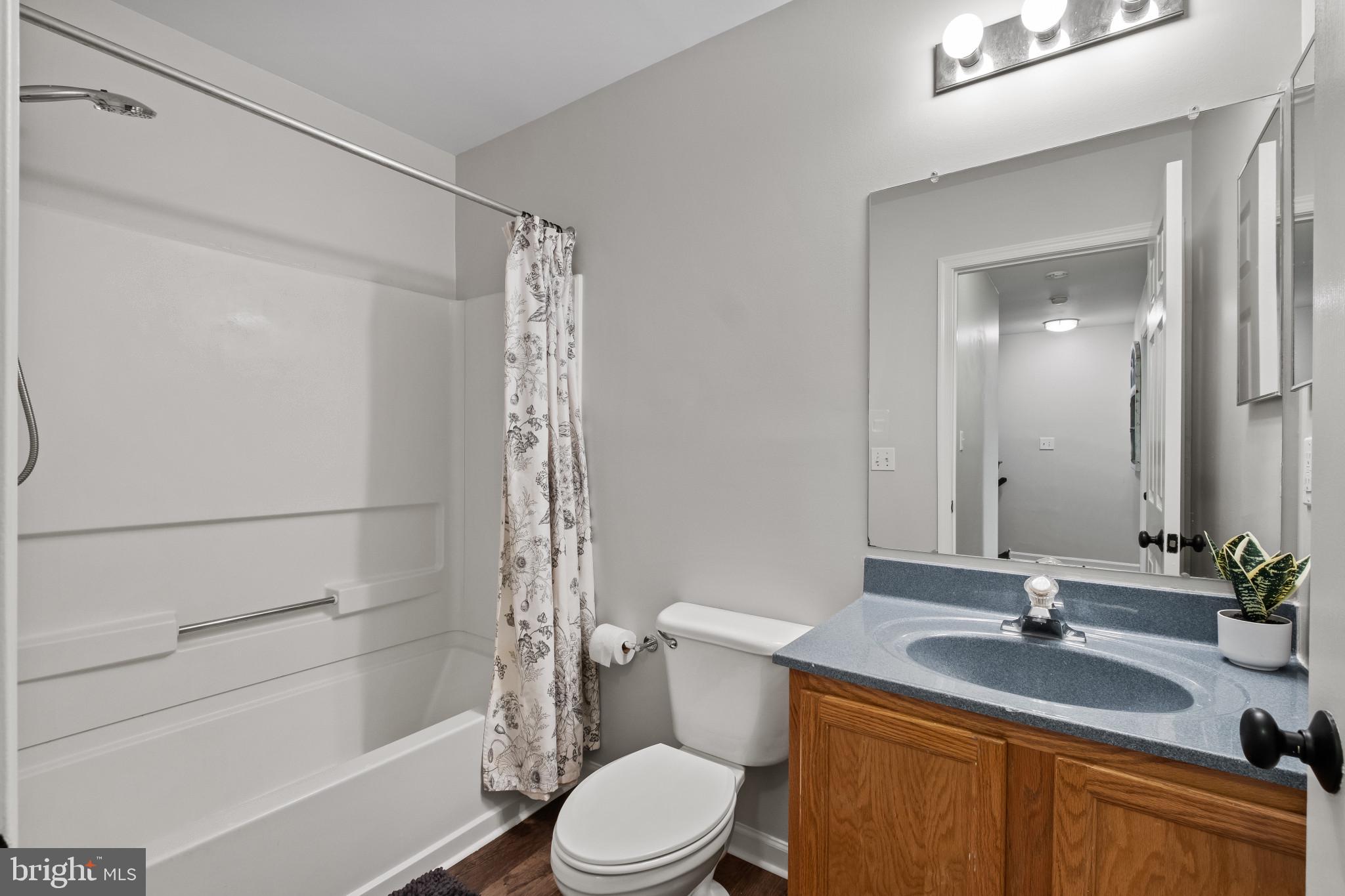 MIDDLETOWN VILLAGE - Residential