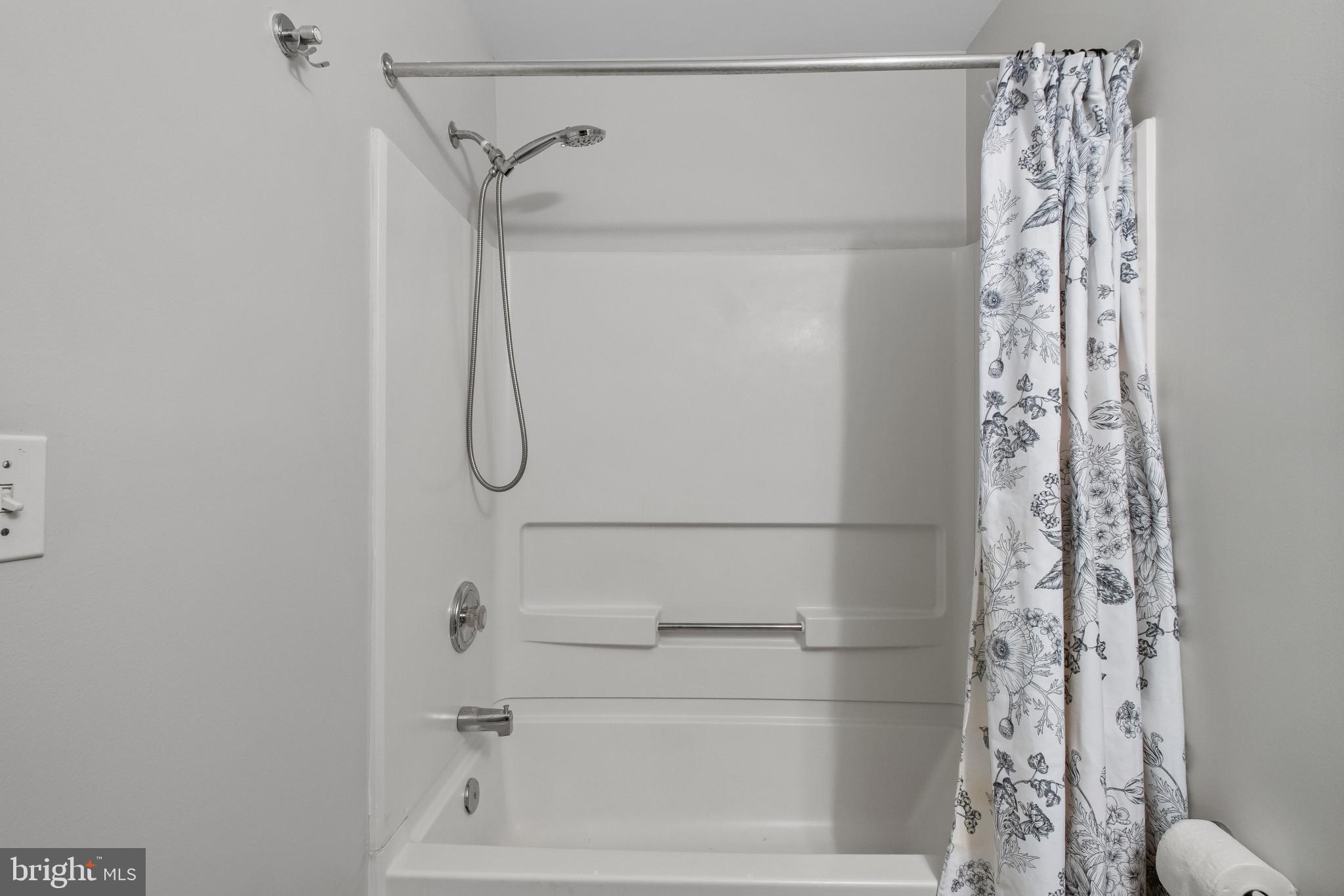 MIDDLETOWN VILLAGE - Residential