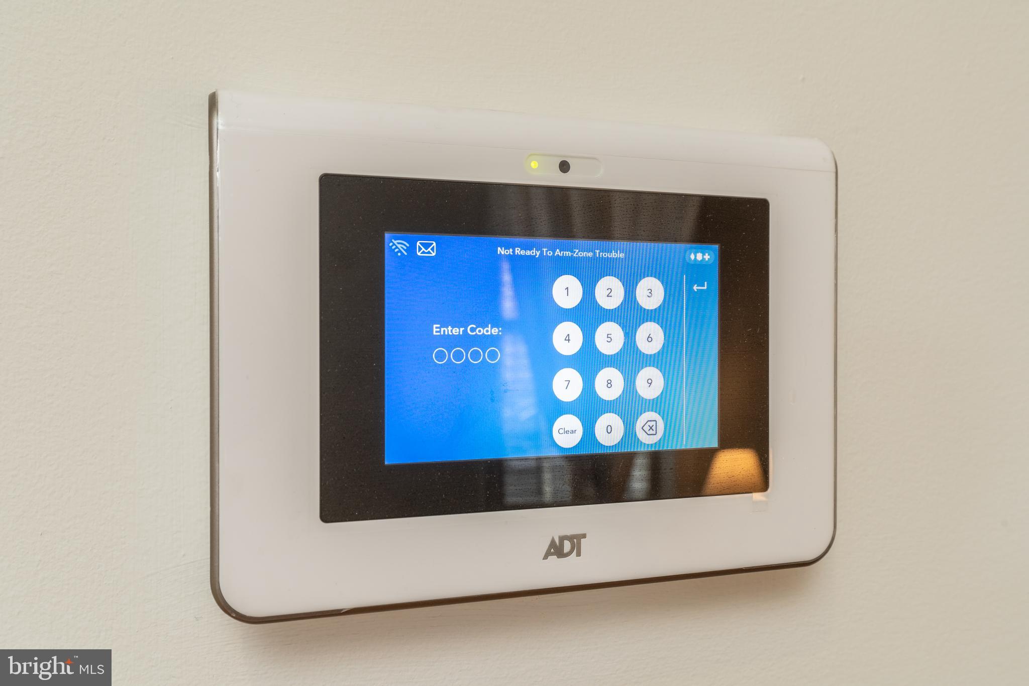 QUEEN VILLAGE - Residential