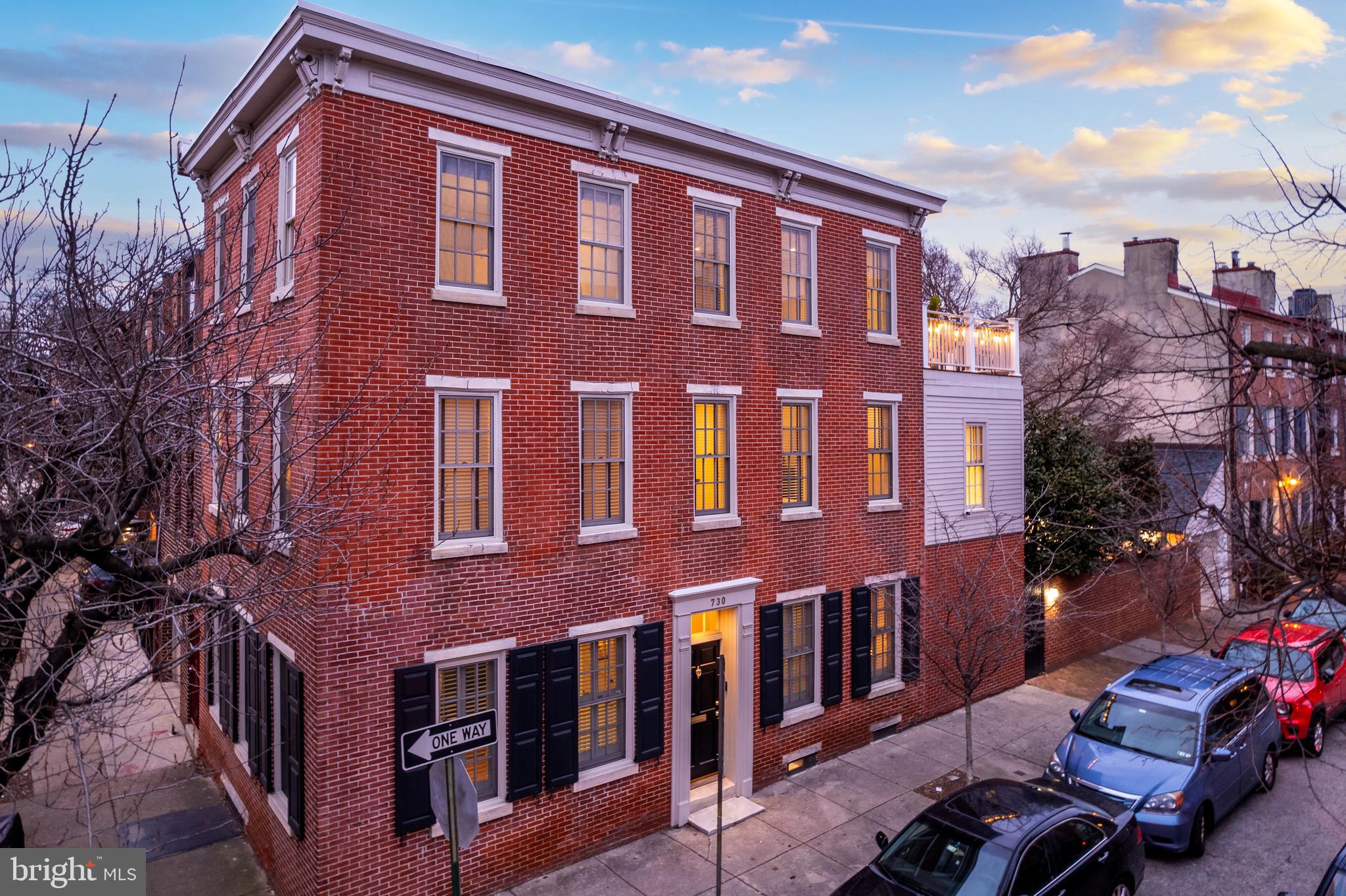 QUEEN VILLAGE - Residential