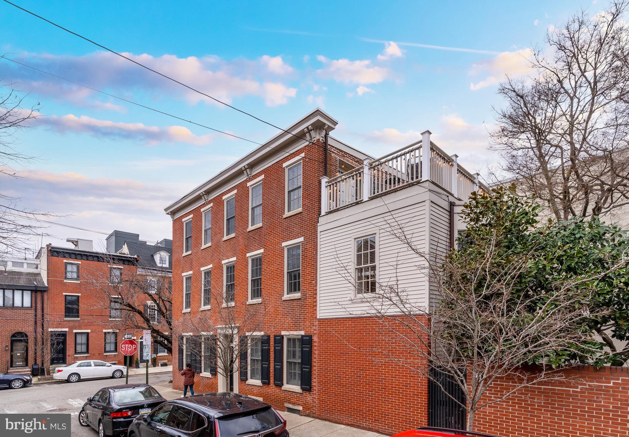 QUEEN VILLAGE - Residential