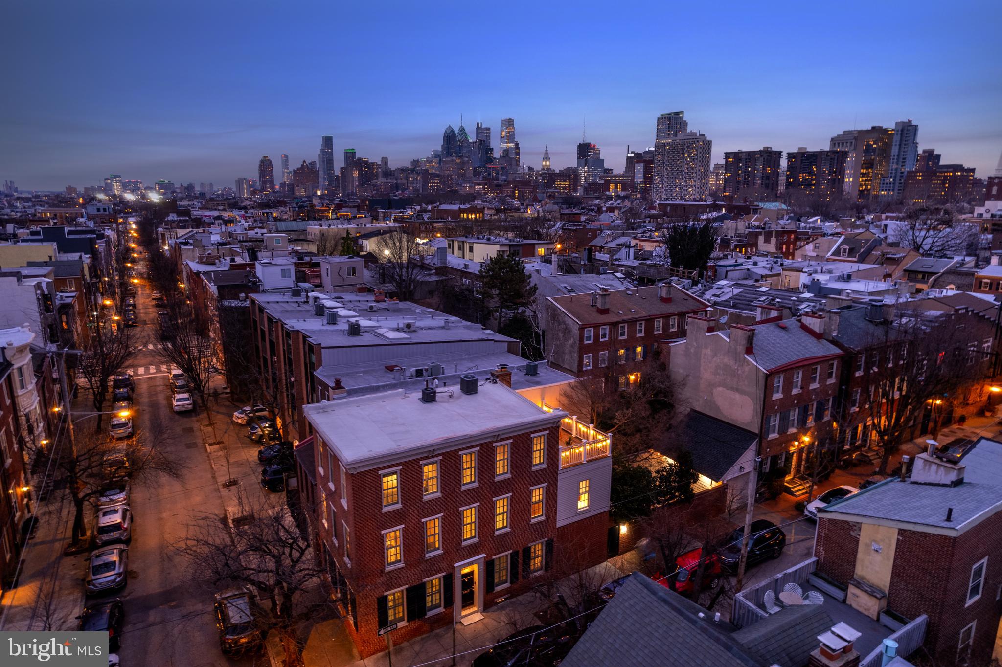 QUEEN VILLAGE - Residential