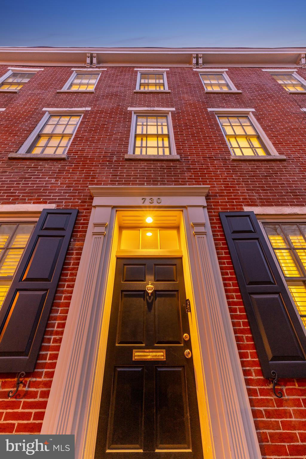 QUEEN VILLAGE - Residential