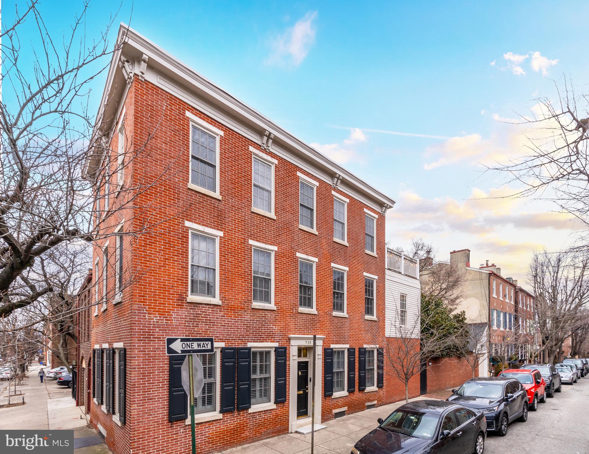 QUEEN VILLAGE - Residential