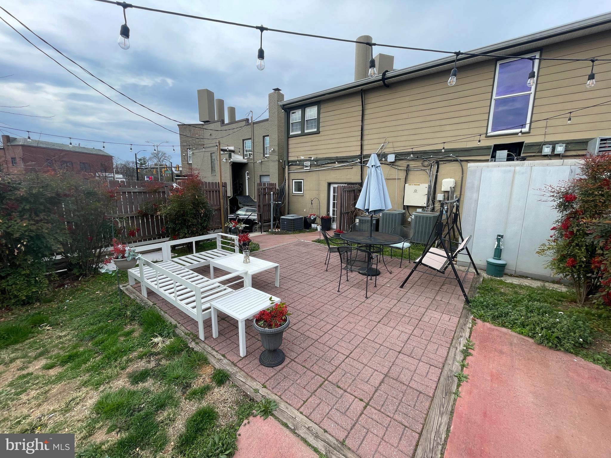 LYON PARK - Residential Lease