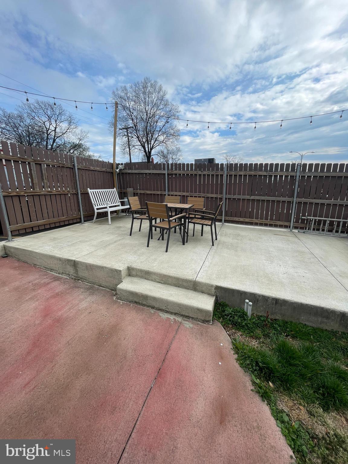 LYON PARK - Residential Lease