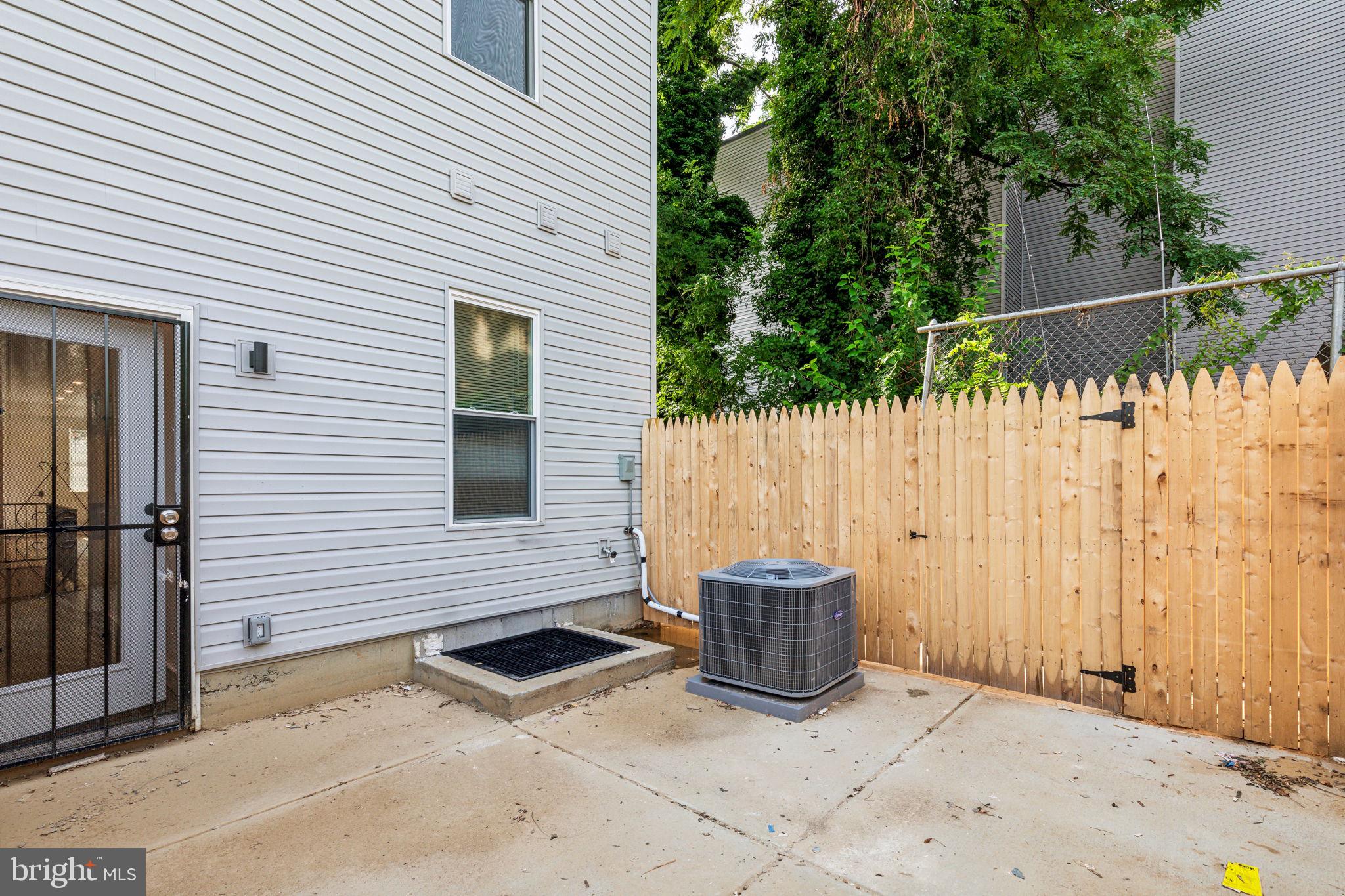 WEST KENSINGTON - Residential Lease