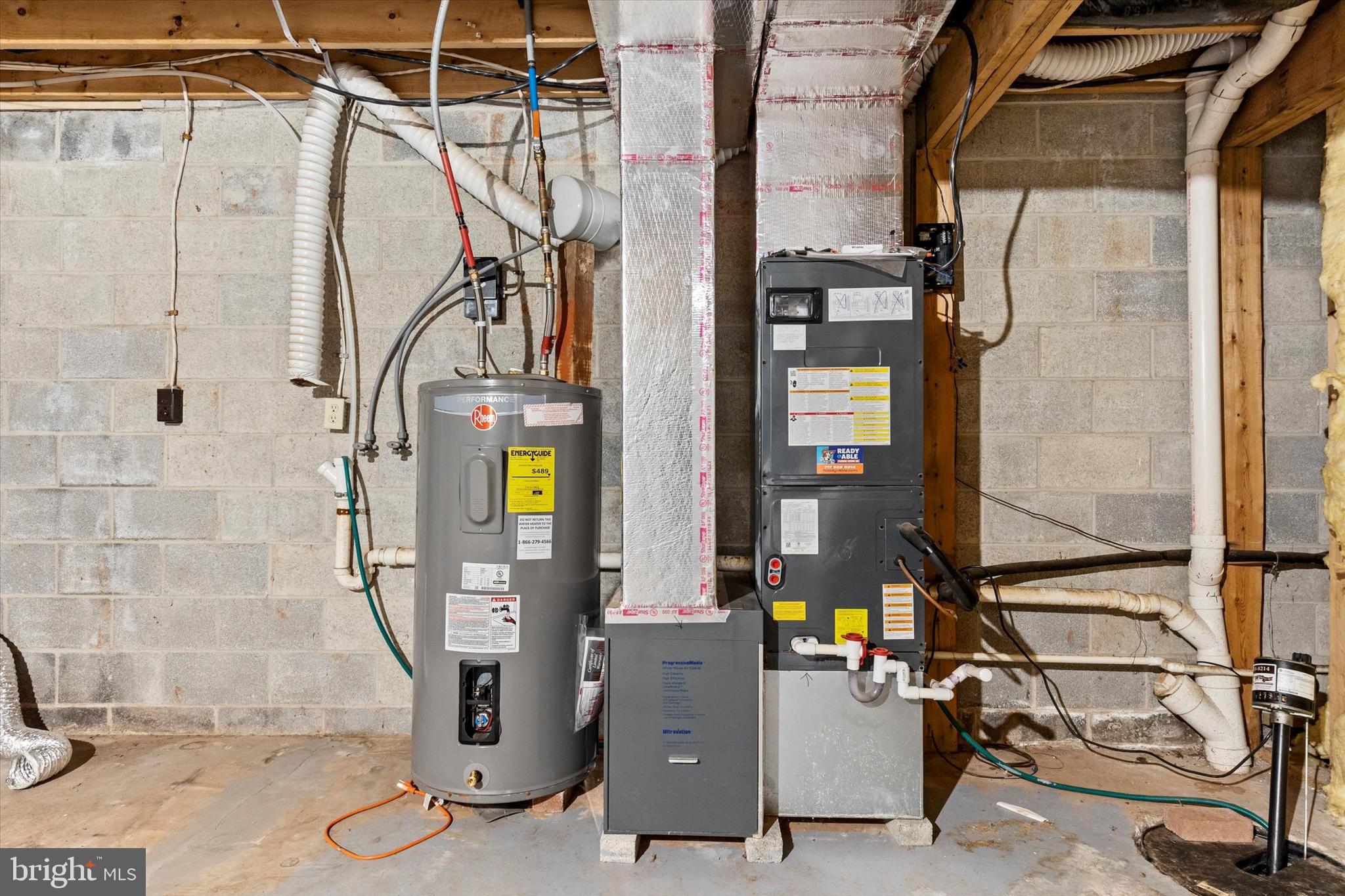 VALLEY GREEN VILLAGE - Residential