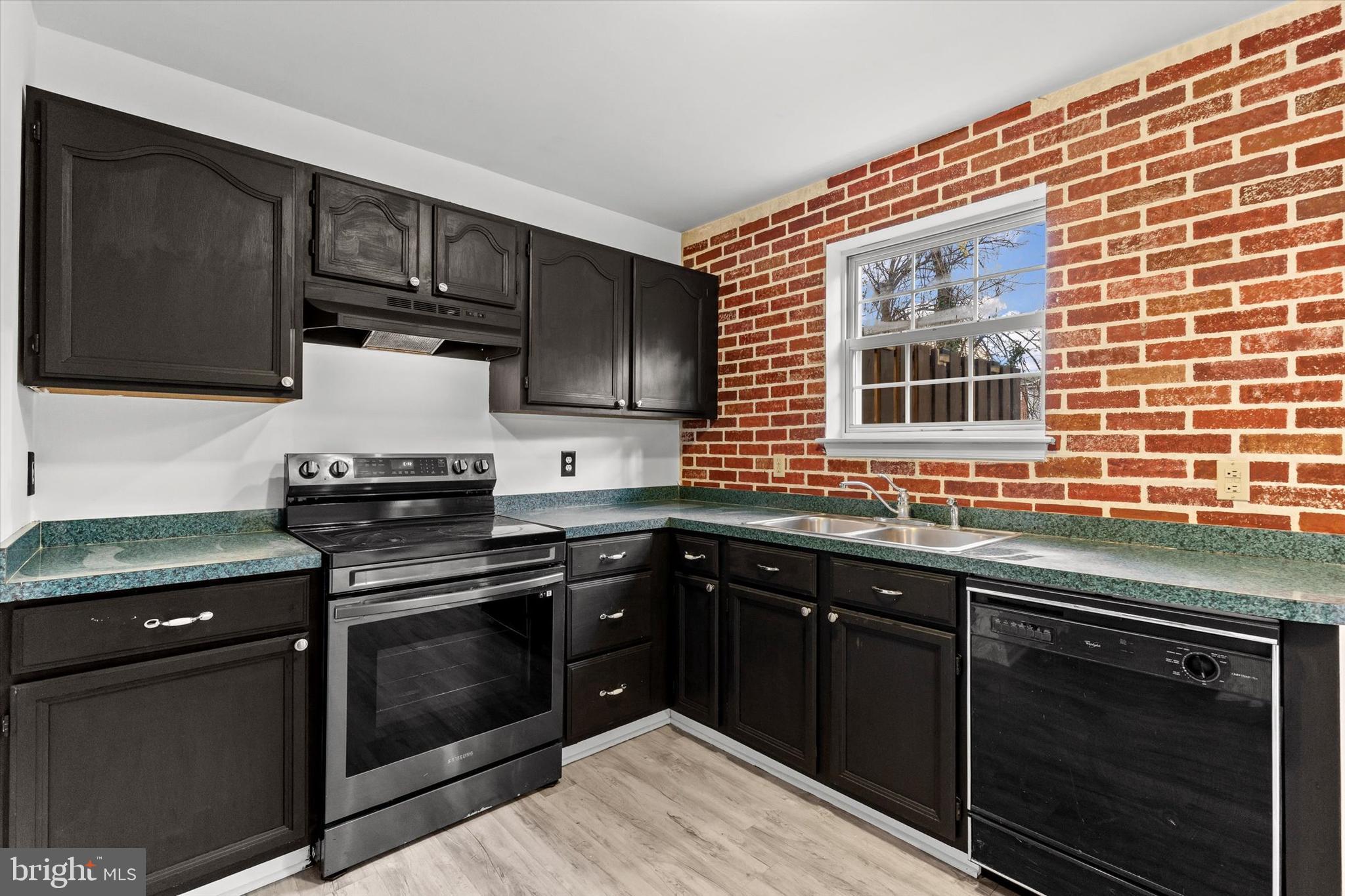 VALLEY GREEN VILLAGE - Residential