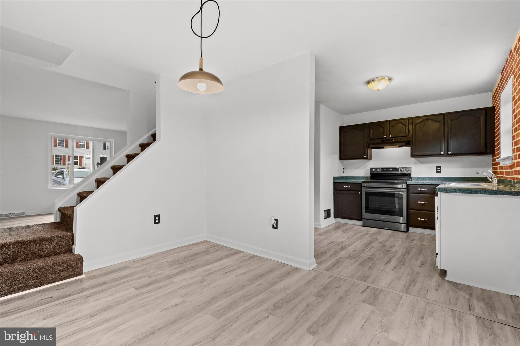 VALLEY GREEN VILLAGE - Residential