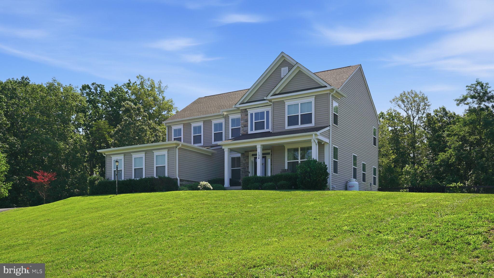 124 BROOKE POINT COURT