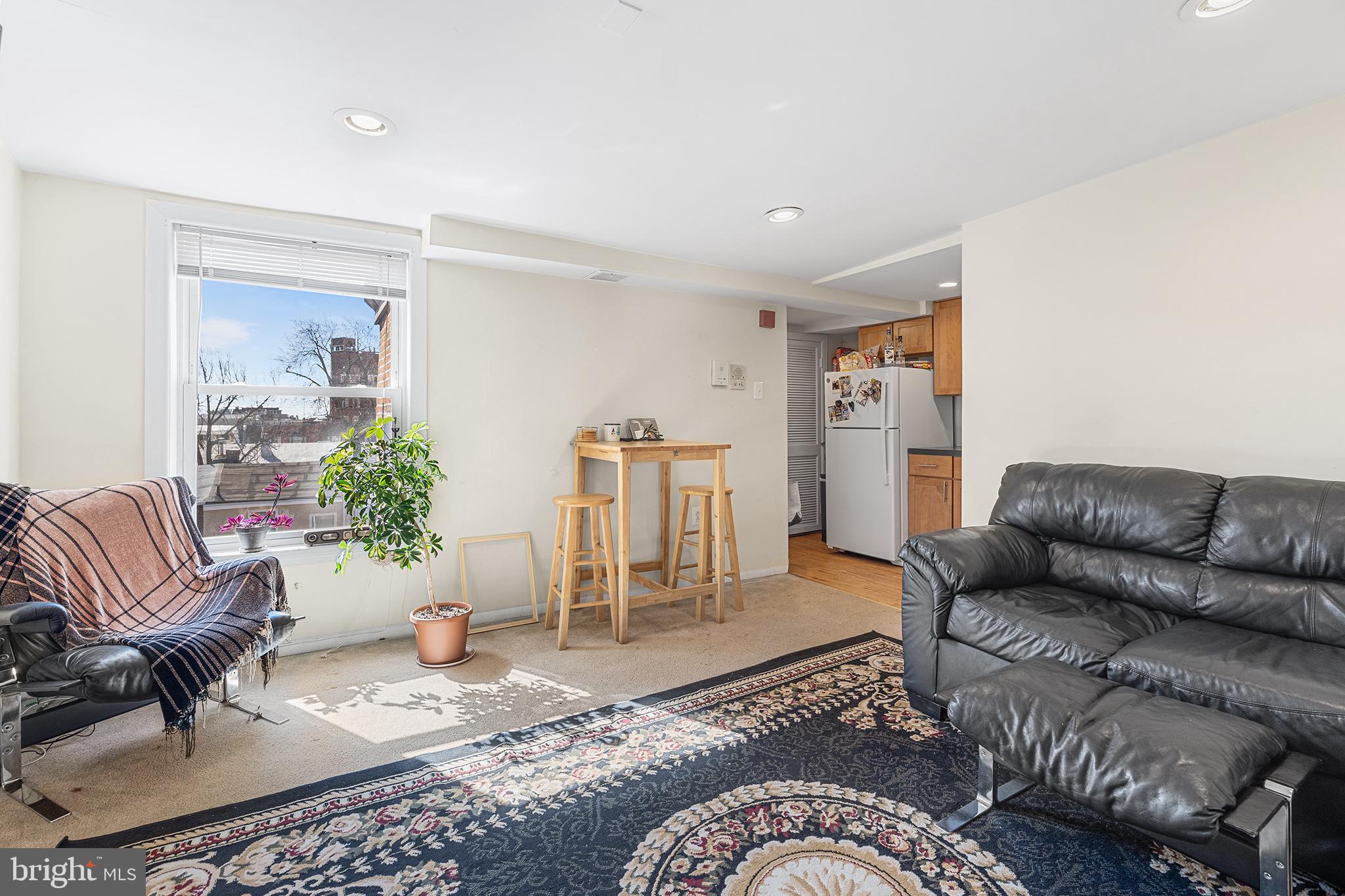 RITTENHOUSE SQUARE - Residential Income