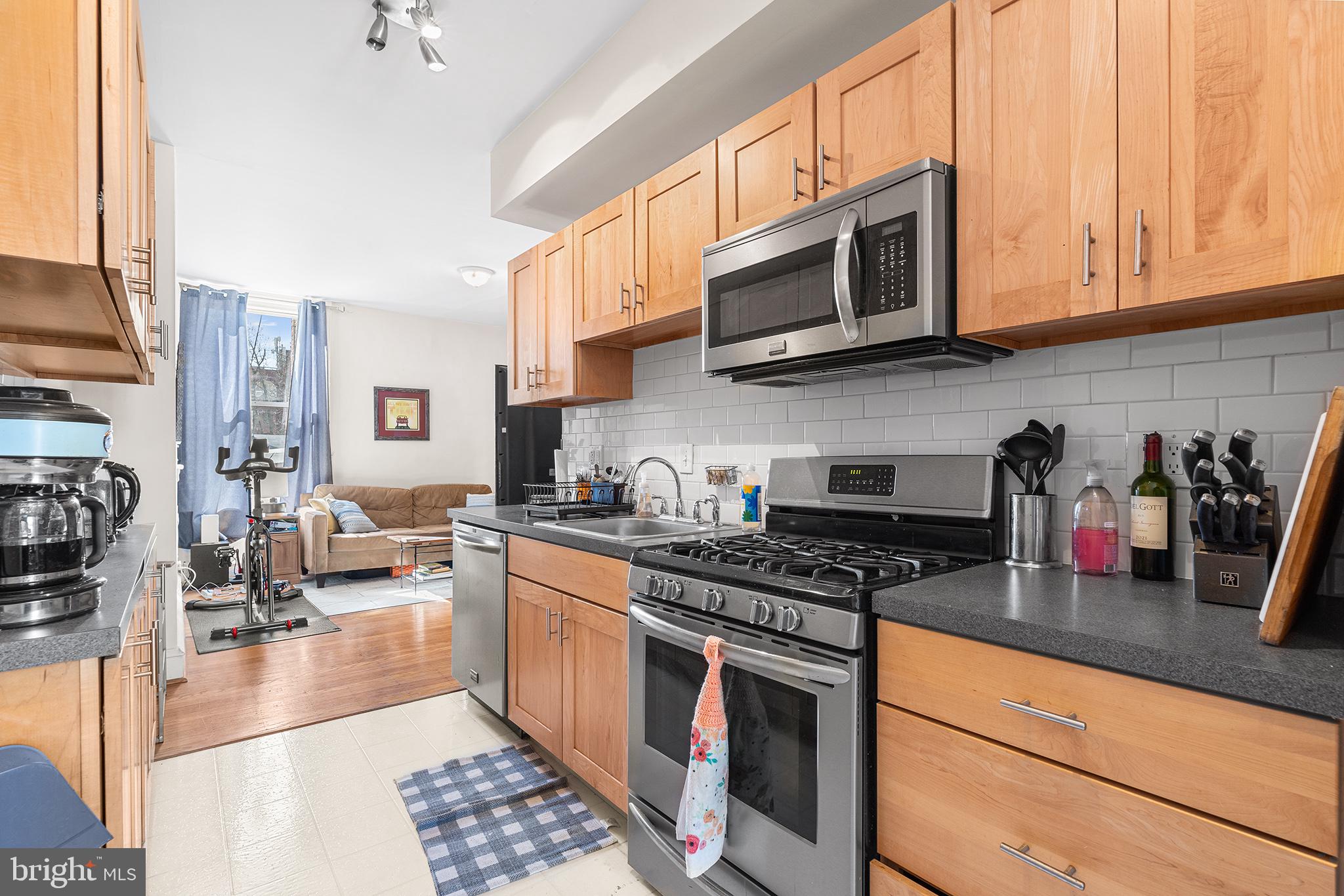 RITTENHOUSE SQUARE - Residential Income