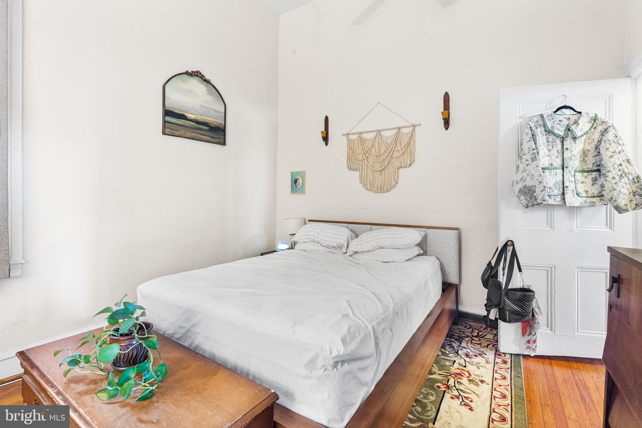 RITTENHOUSE SQUARE - Residential Income