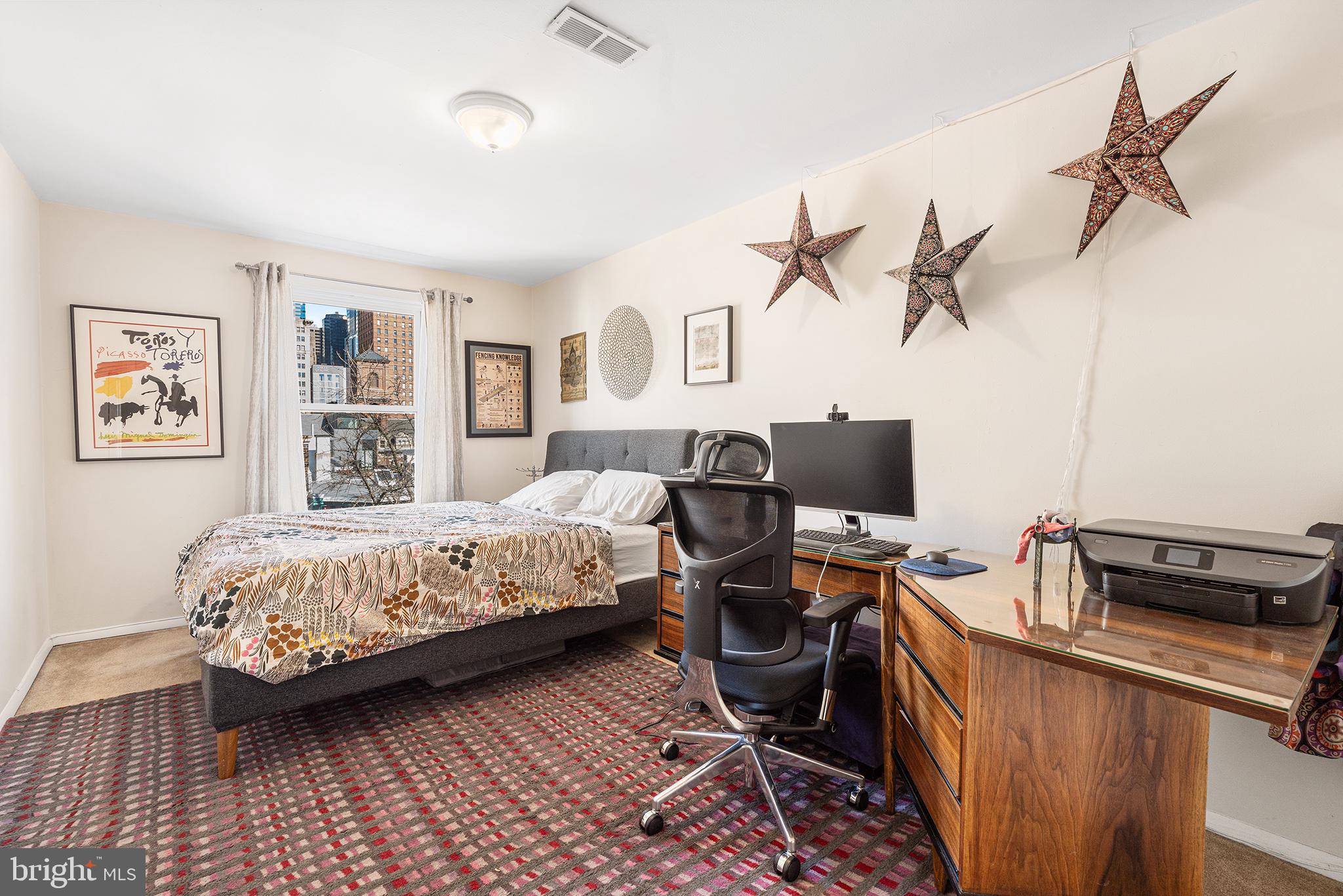 RITTENHOUSE SQUARE - Residential Income