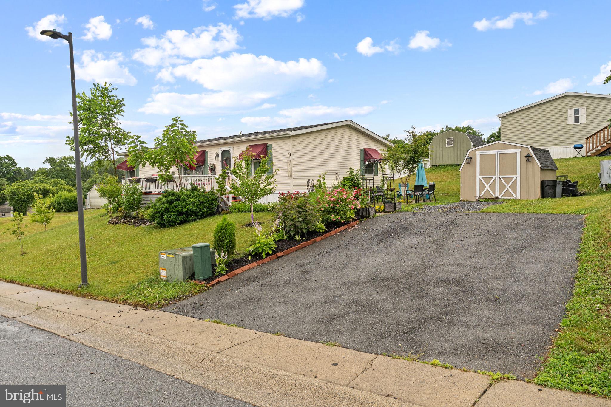 32 KESTREL STREET