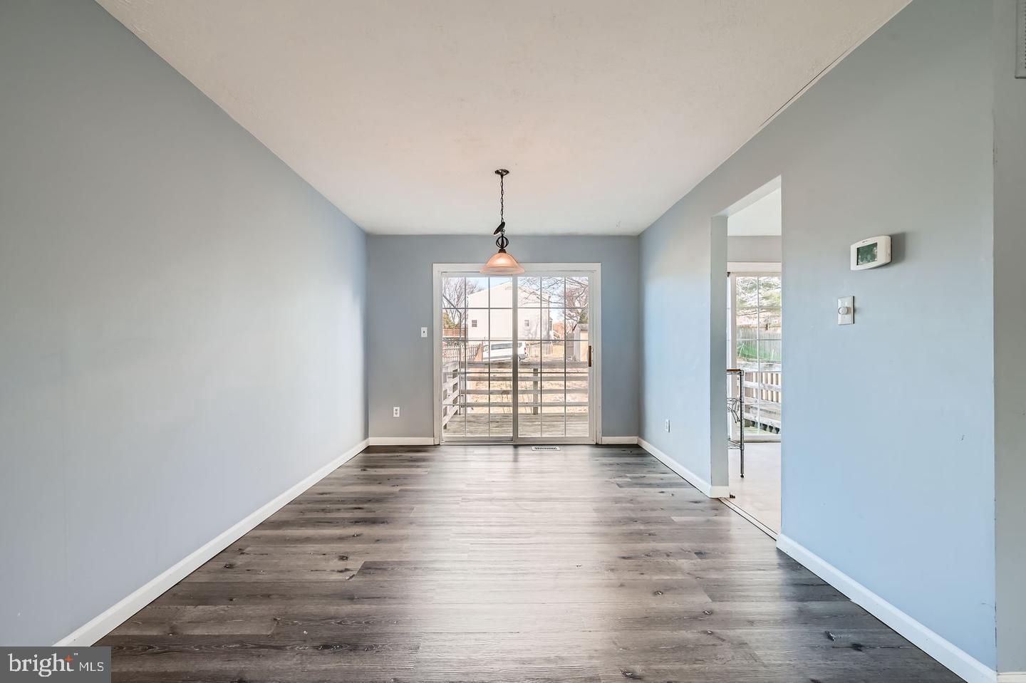 SEVEN COURTS - Residential Lease