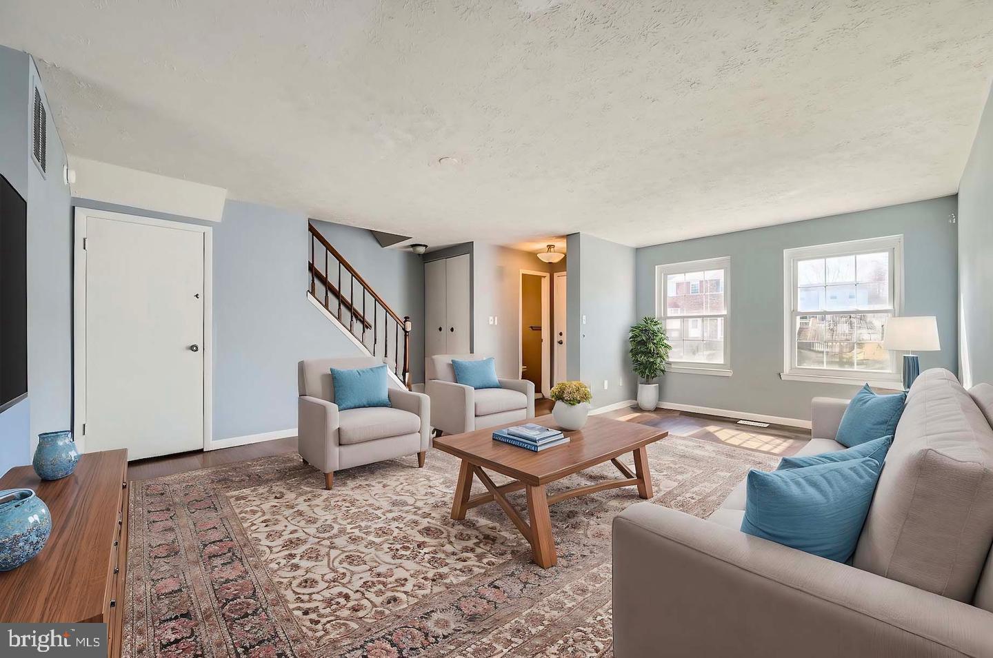 SEVEN COURTS - Residential Lease