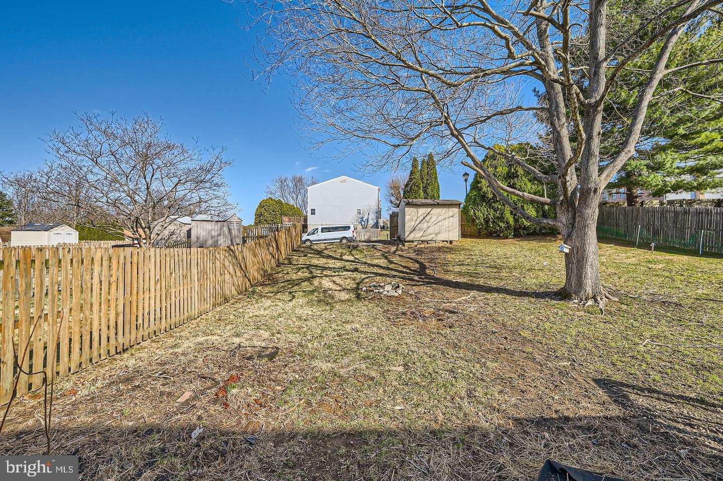 SEVEN COURTS - Residential Lease